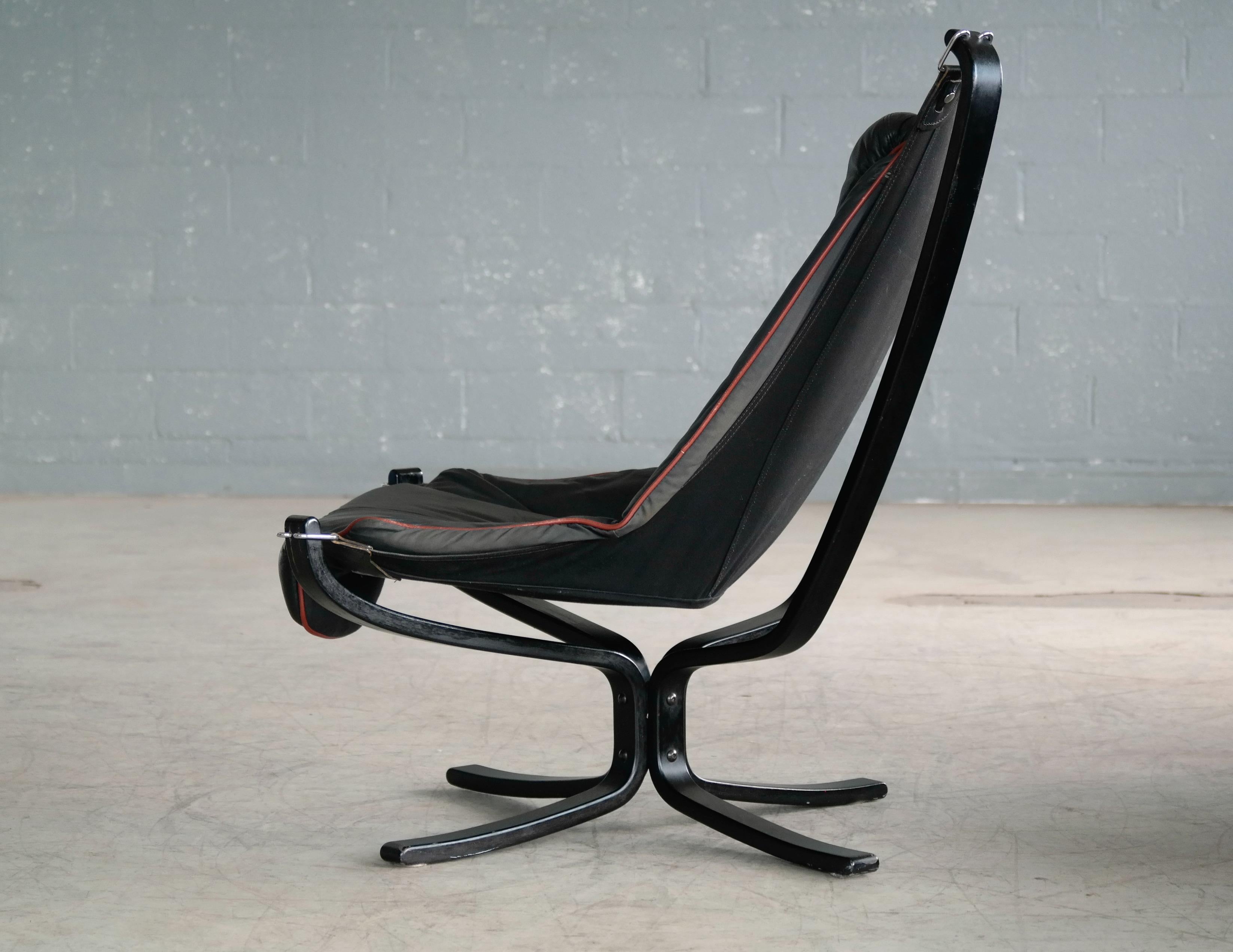 Falcon Lounge Chair with Ottoman in Black Leather Red Piping by Resell 2
