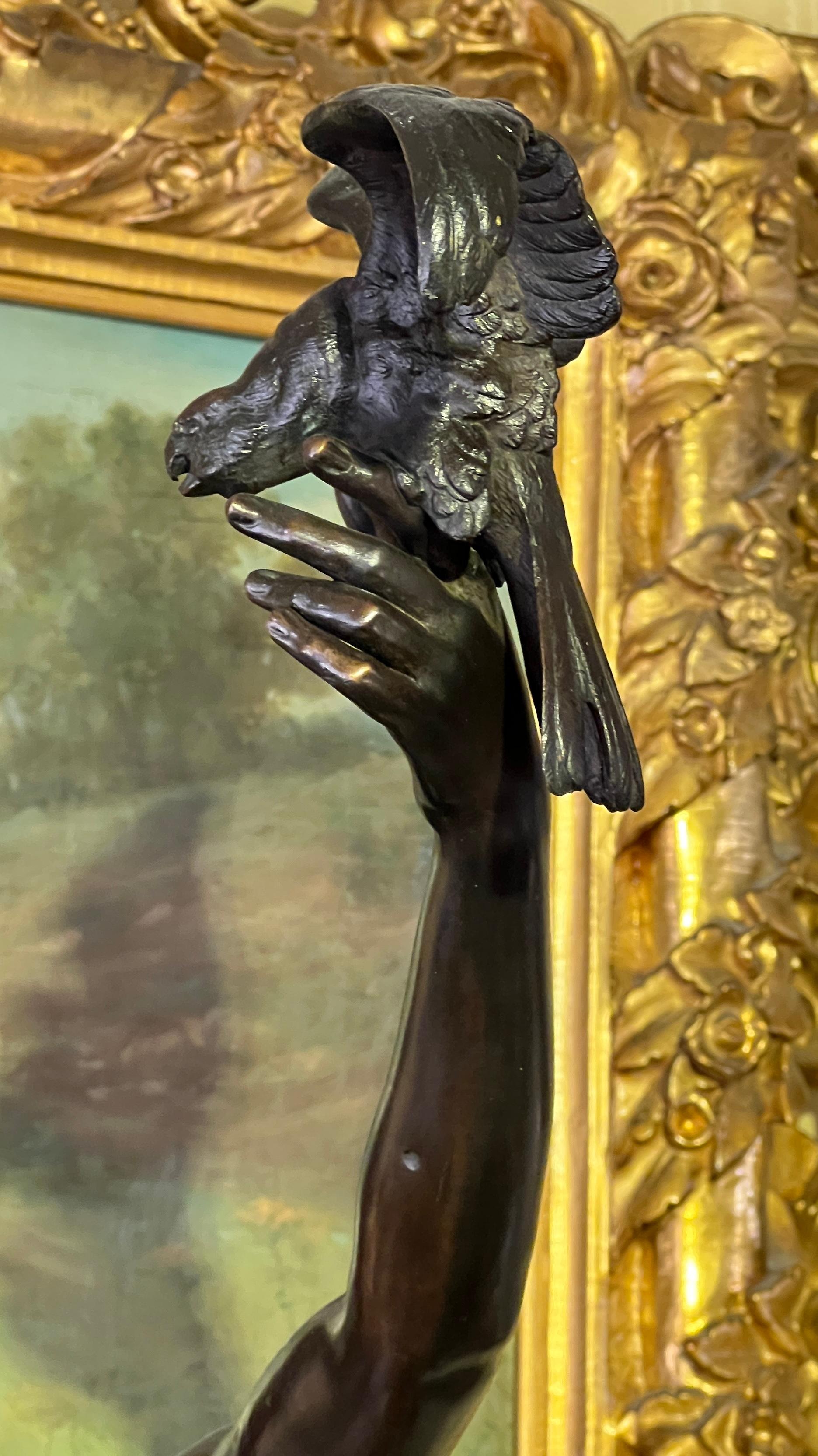 Patinato Scultura in bronzo Falconer dopo Adolphe Martial Thabard (1831-1905) in vendita