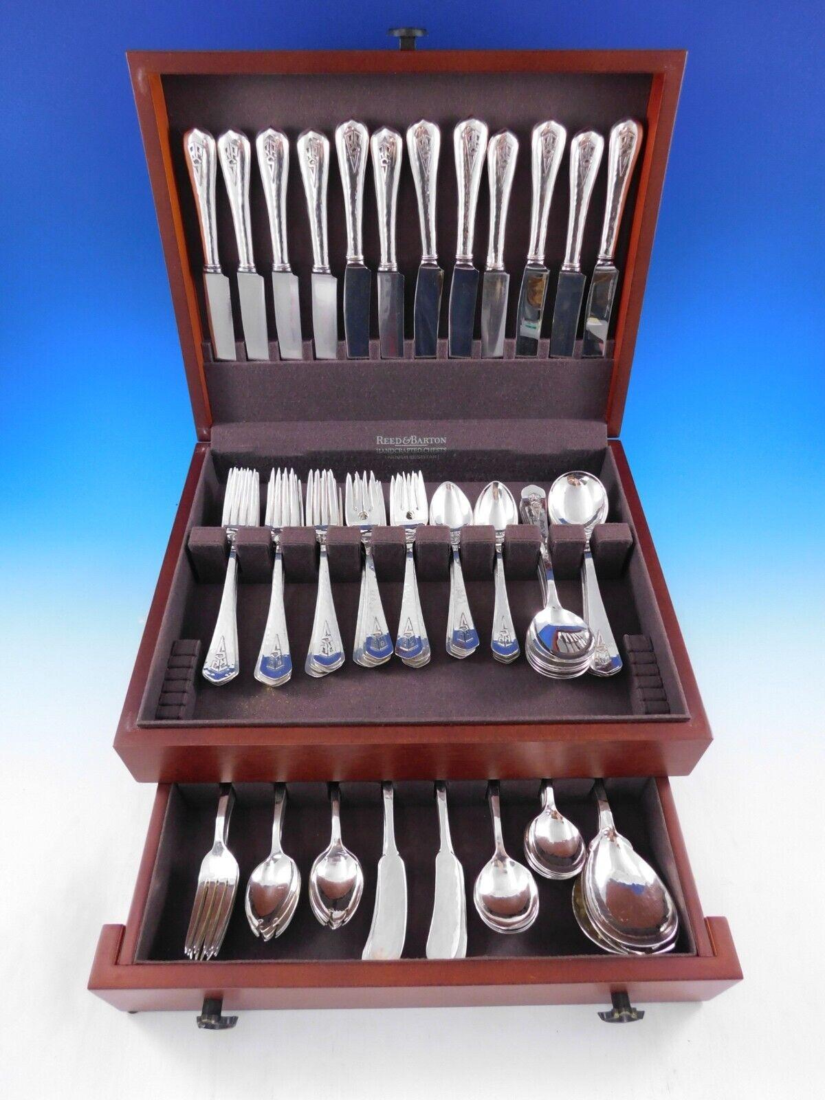 Raro juego de cubiertos de plata de ley Arts & Crafts de Chicago hecho a mano por Falick Novick - 111 piezas. Este conjunto tiene un sutil acabado martillado a mano. Este juego incluye:

12 cuchillos de mesa, 9 1/4
12 tenedores de cena, 7 3/8
12