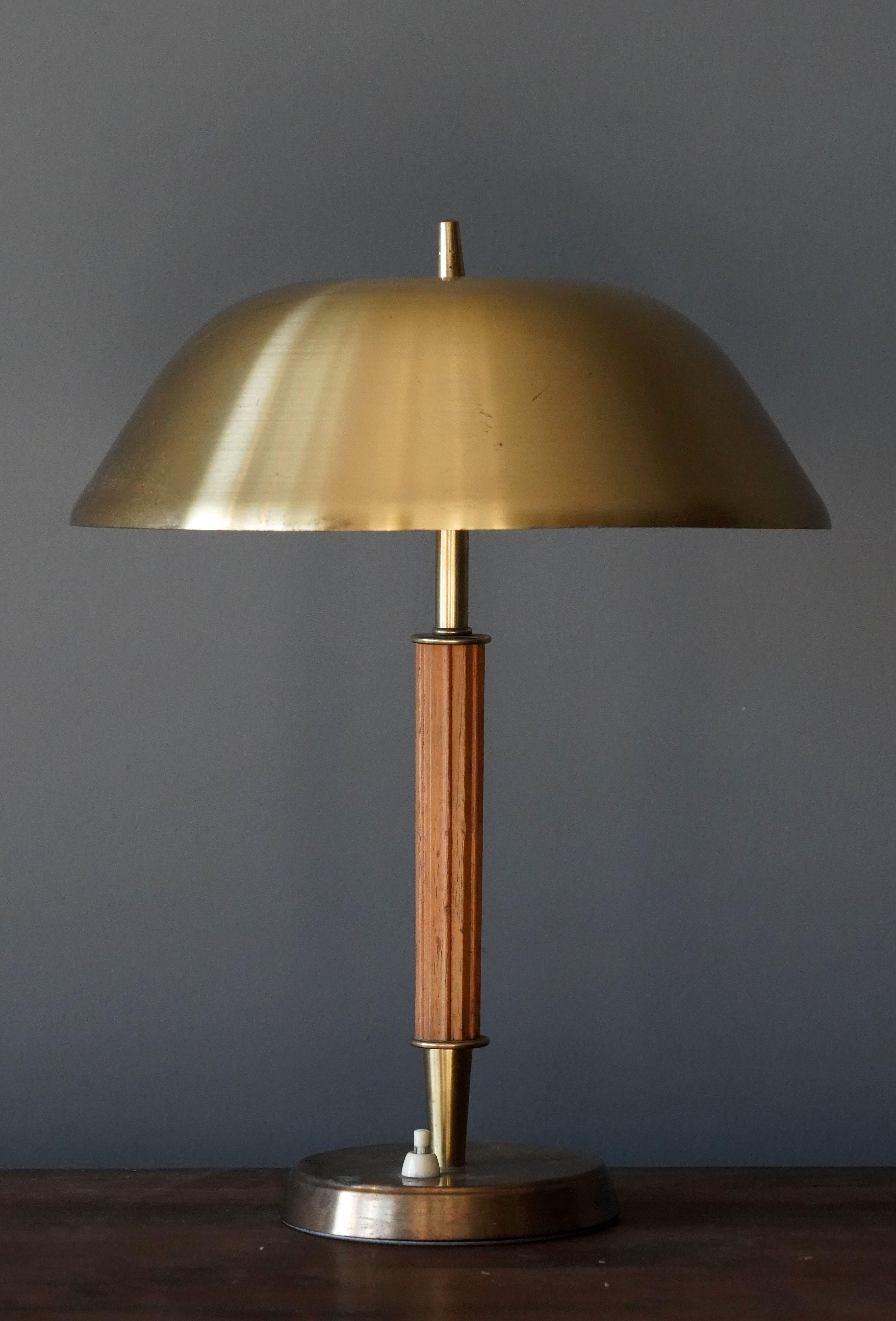 A functionalist table lamp / desk light. Produced by Falkenbergs Belysning. 

Other designers of the period include Hans Bergström, Hans-Agne Jacobson, Alvar Aalto, Josef Frank, and Paavo Tynell.