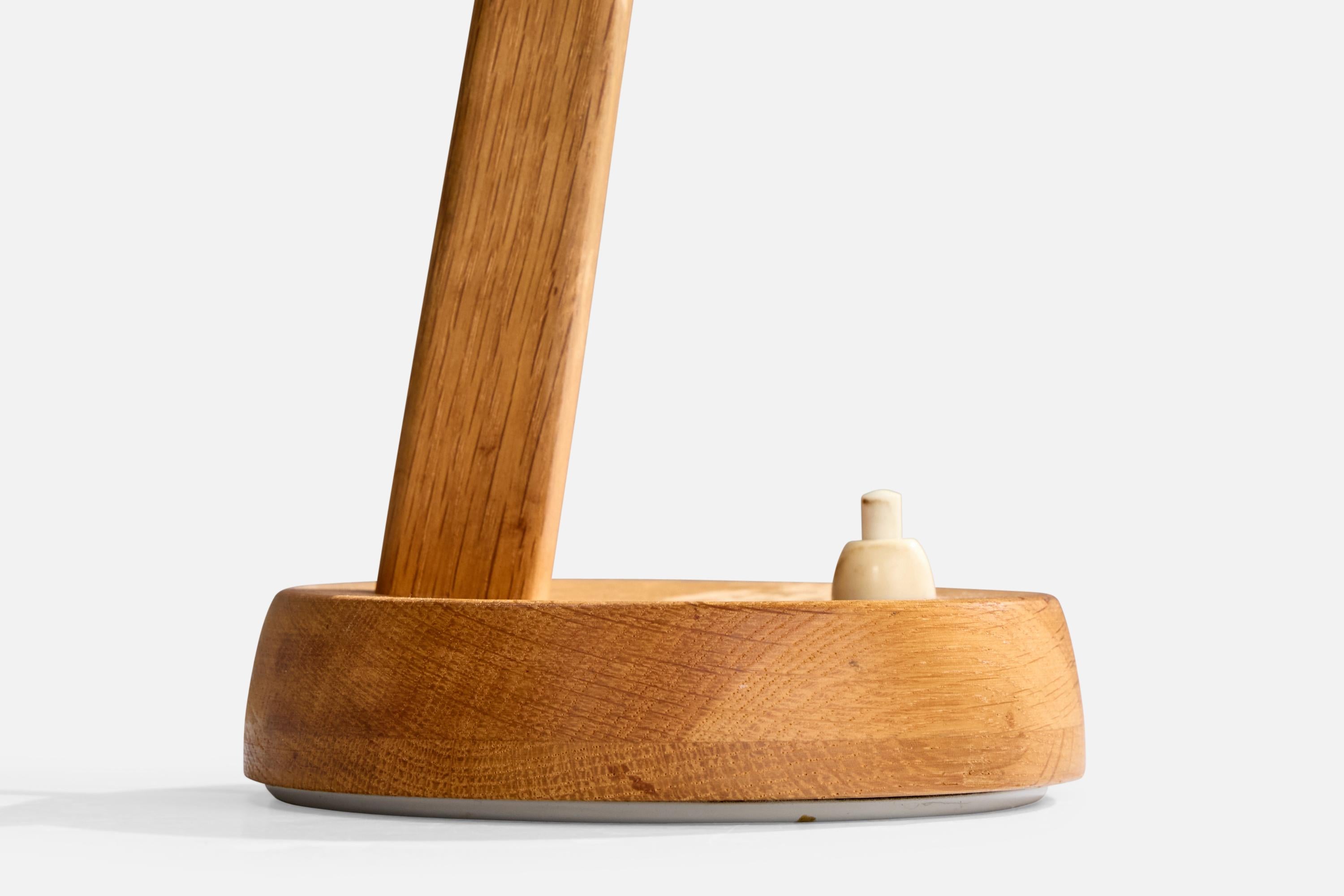 Falkenberg Belysning, lampe de table, laiton, Oak, acrylique, Suède, années 1960 en vente 2