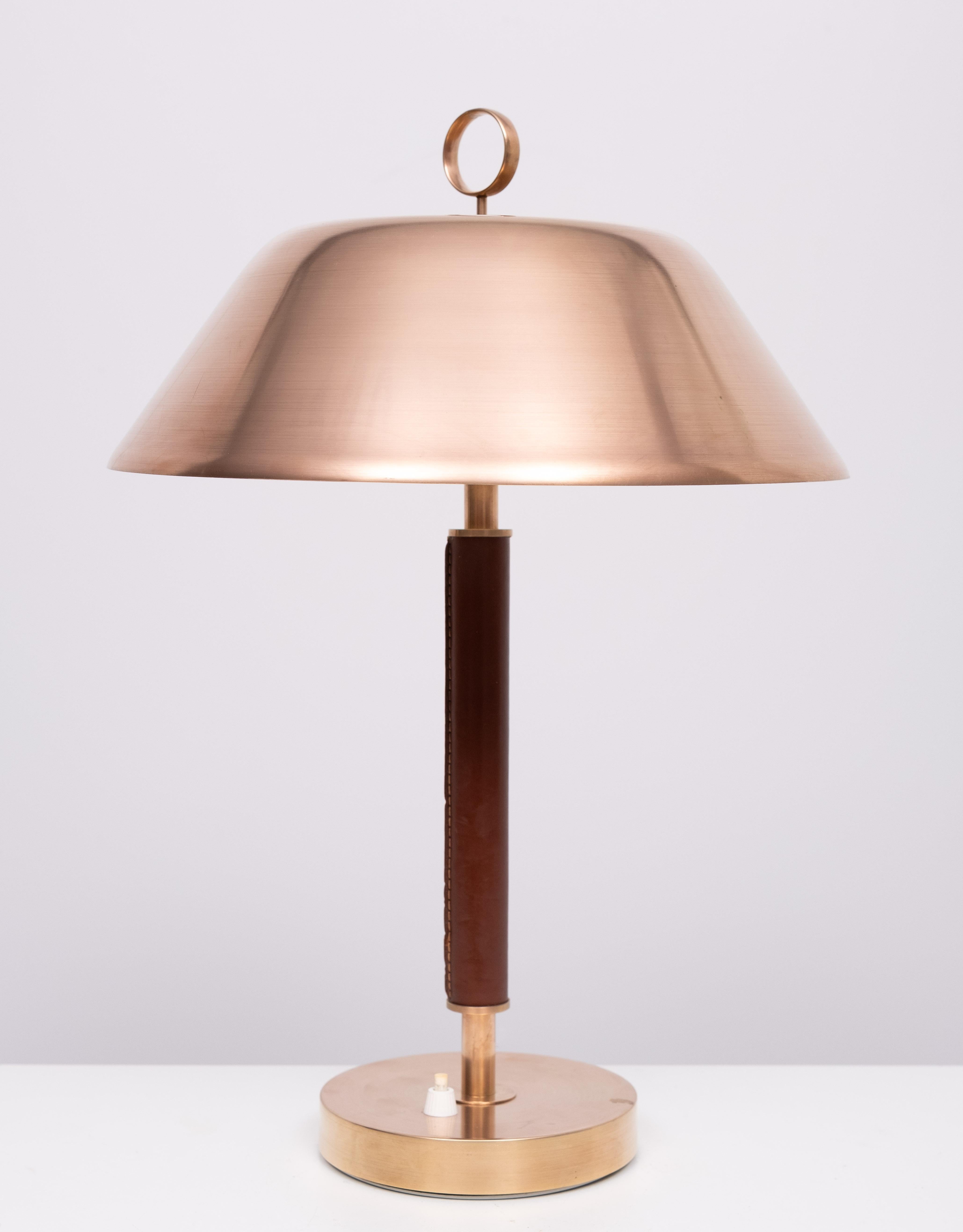 Falkenbergs Belysning  Brass and Leather table lamp  Sweden 1960s en vente 3