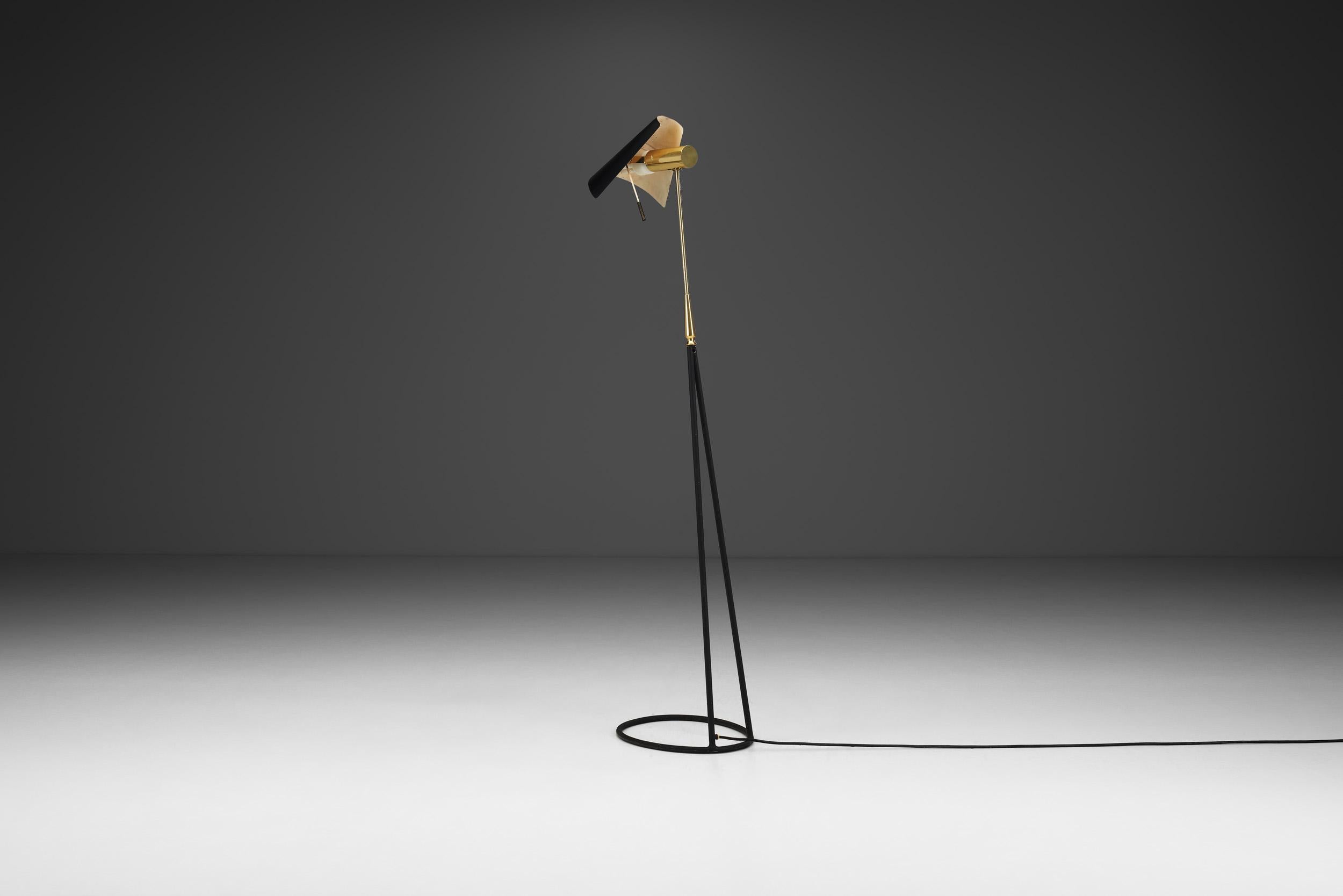 Falkenbergs Belysning Floor Lamp with Adjustable Shade, Sweden 1950s In Good Condition For Sale In Utrecht, NL