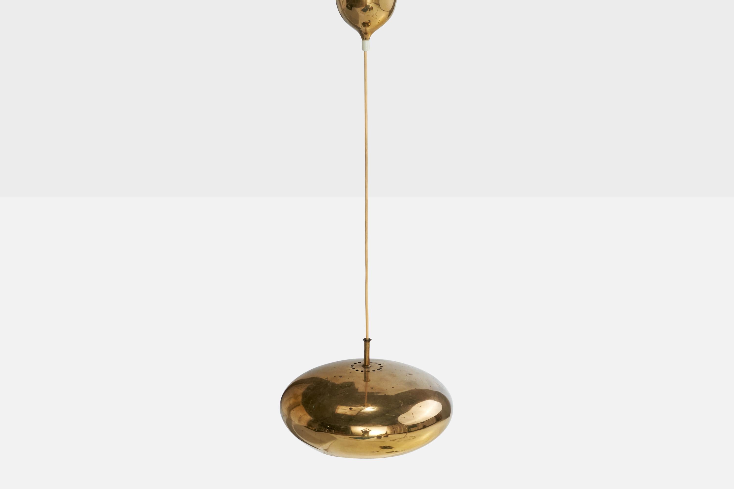 Falkenbergs Belysning, Lampada a sospensione, Ottone, Svezia, anni '60 In condizioni buone in vendita a High Point, NC