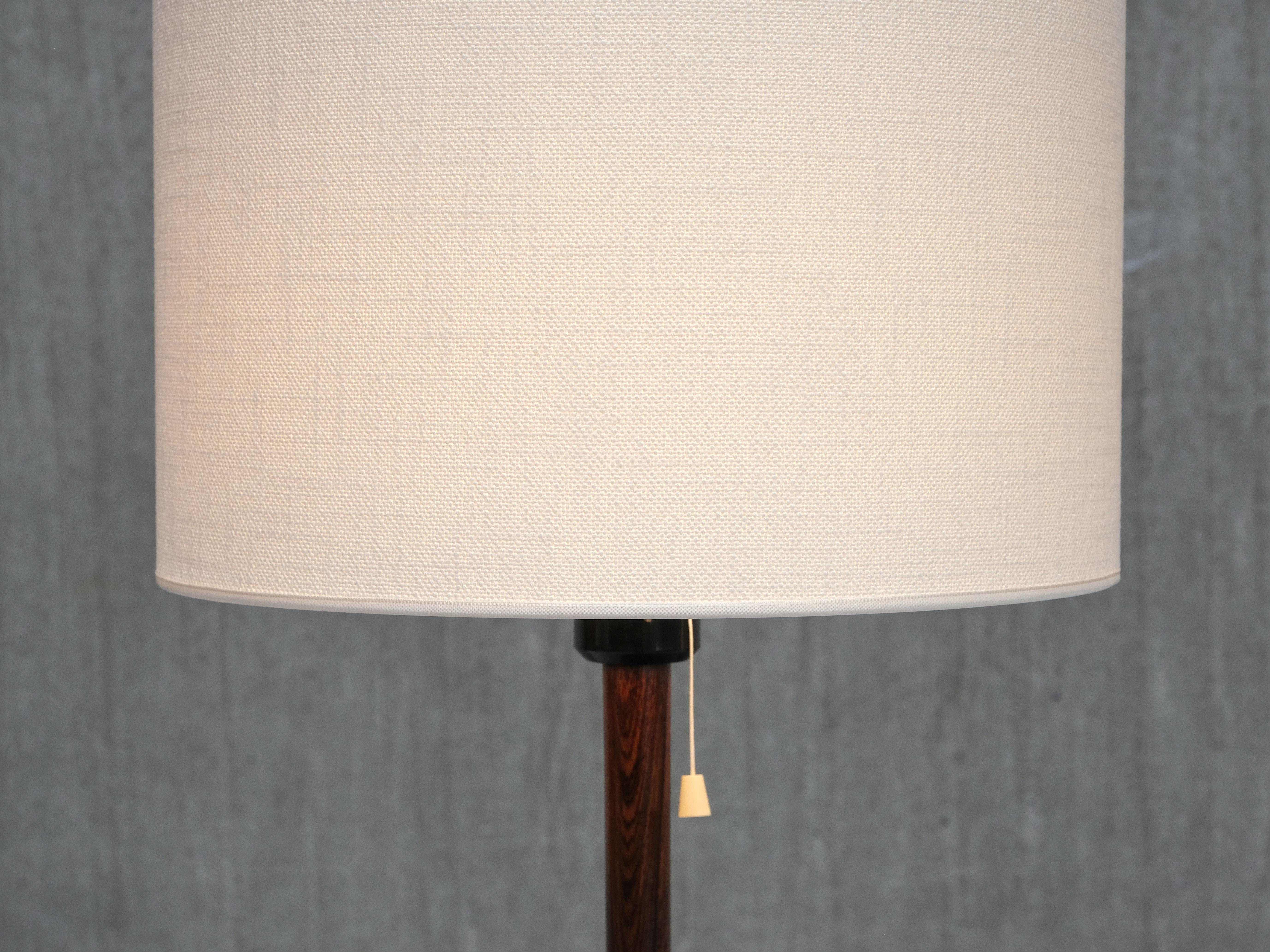 Lampe de table en bois de rose Falkenbergs Belysning, Model No 6120, Suède, années 1950 en vente 4