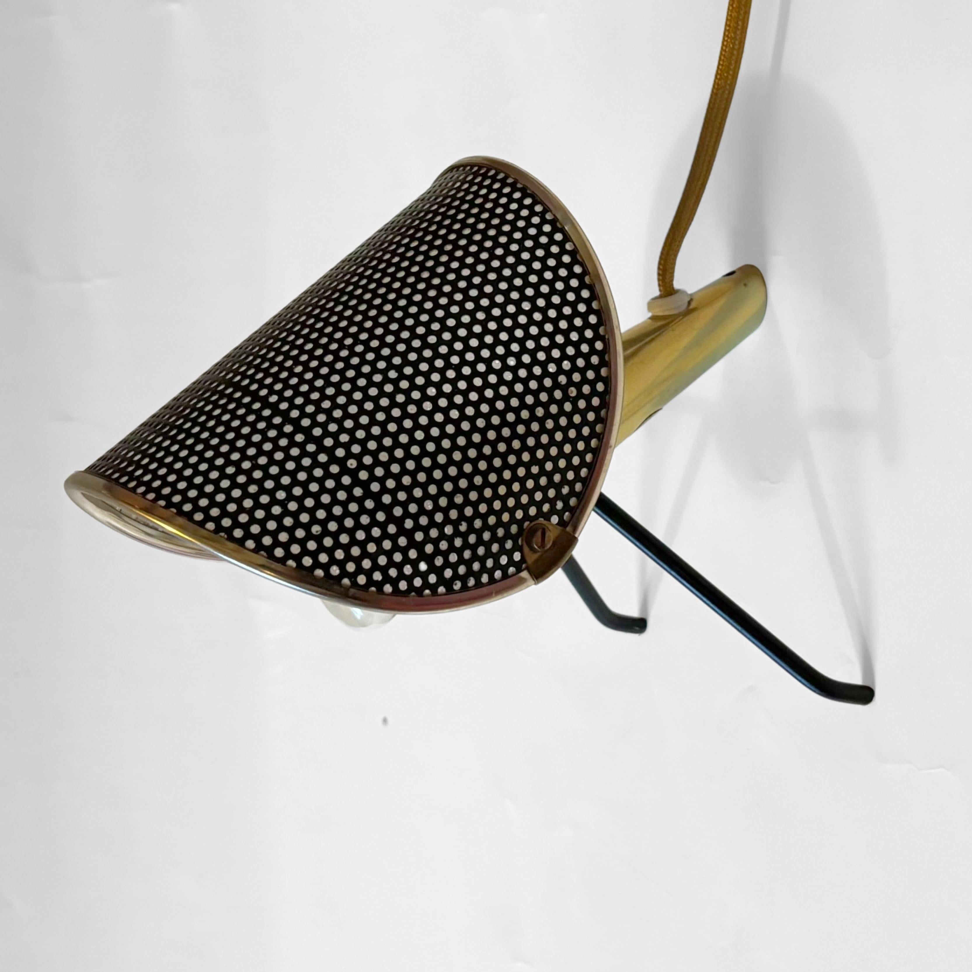 Falkenbergs Belysning, lampe de table scandinave en laiton Grasshopper, Suède, années 1950 Bon état - En vente à Forserum, SE