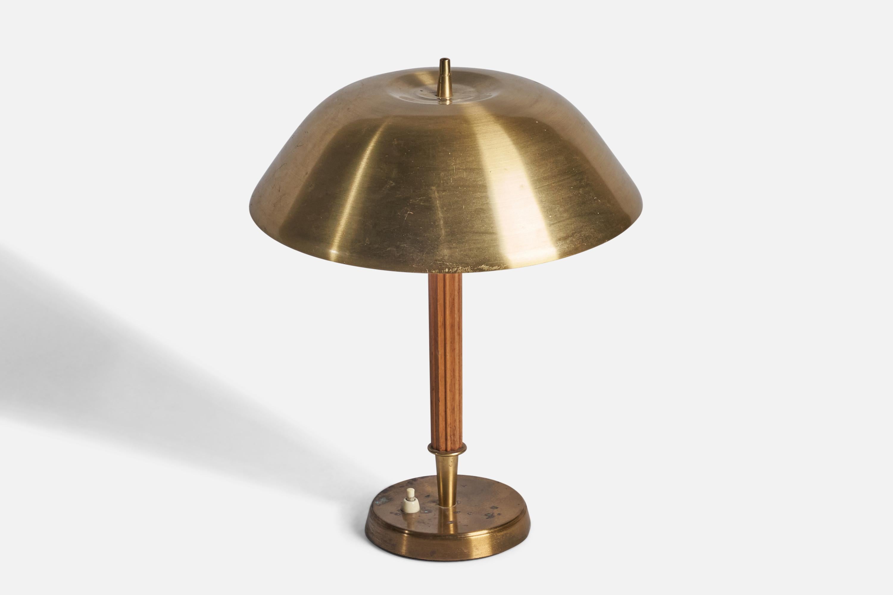 Mid-Century Modern Falkenbergs Belysning, Table Lamp, Brass, Oak, Sweden, 1940s For Sale