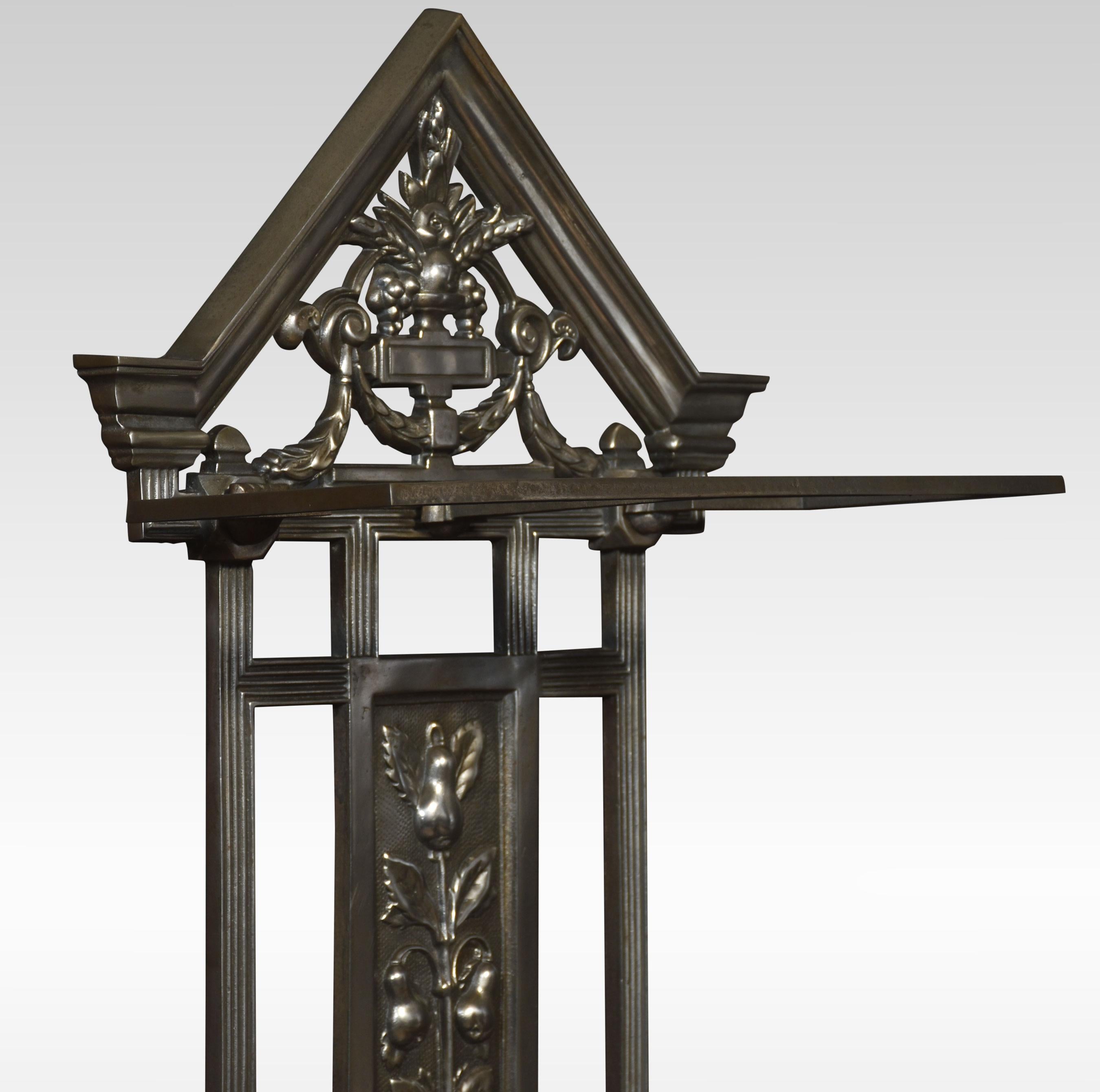 Falkirk cast iron umbrella stand In Good Condition For Sale In Cheshire, GB