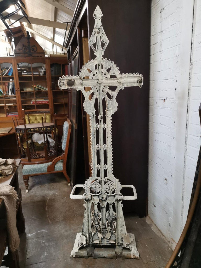 Falkirk, Style of Dr C Dresser, Aesthetic Movement Painted Cast Iron Stick Stand For Sale 12