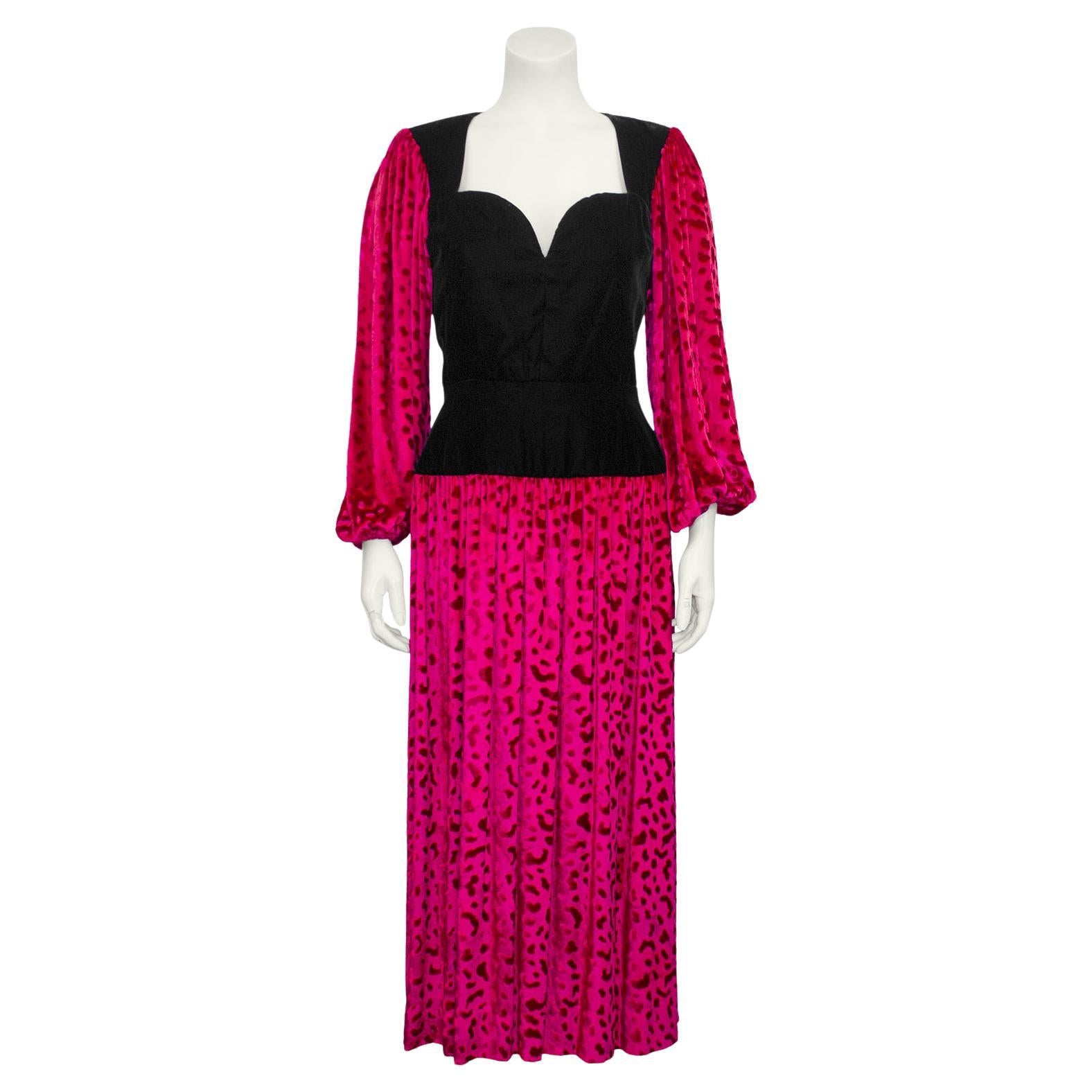 Herbst 1986 YSL Rive Gauche Schwarzes und Fuchsiafarbenes gemustertes Samtkleid 