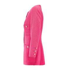 La passerella di Chanel dell'autunno 1991 documenta la giacca in lana boucle rosa