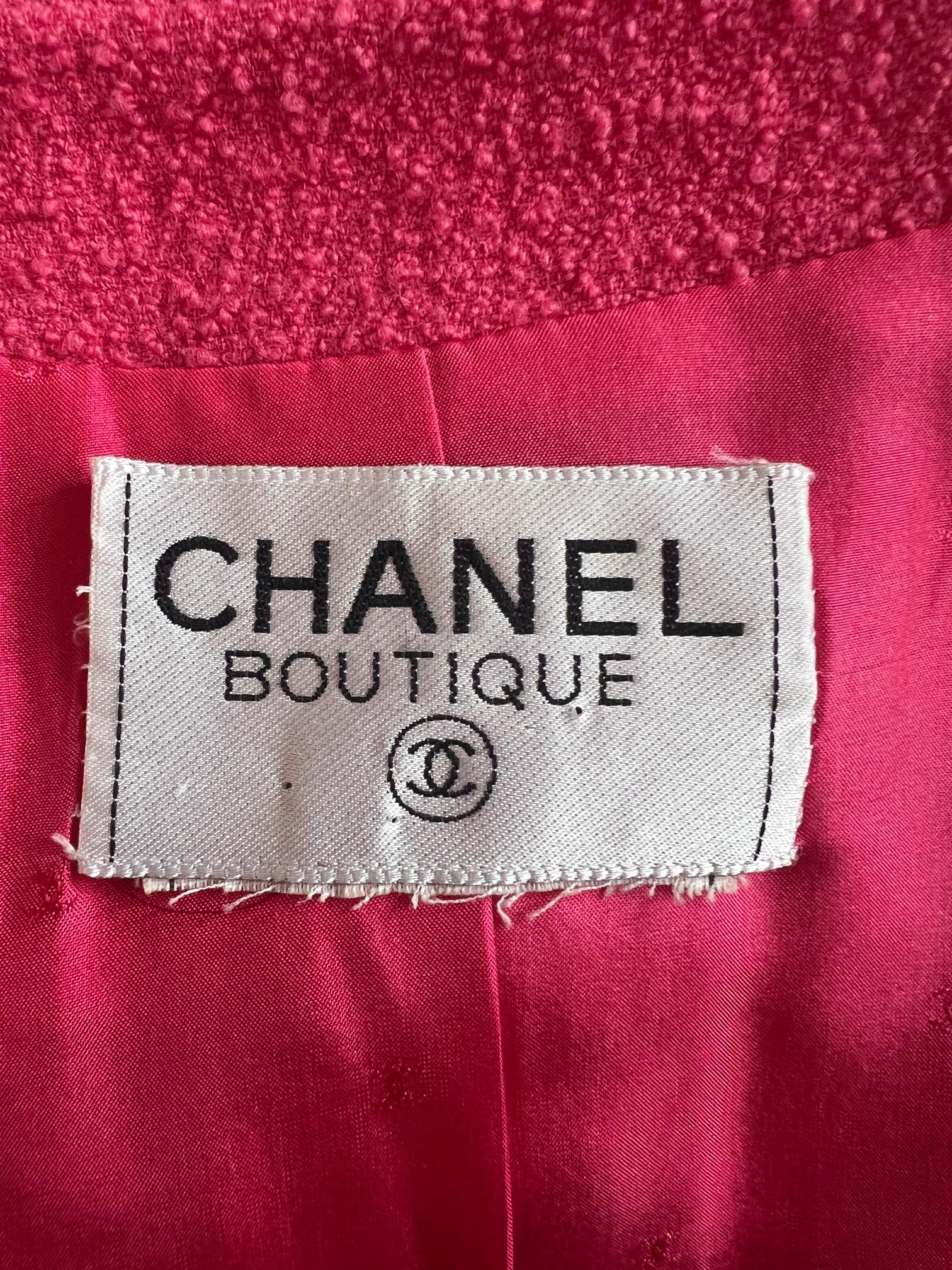 Fall 1991 Chanel Runway Documented Pink Boucle Wool Jacket For Sale 1