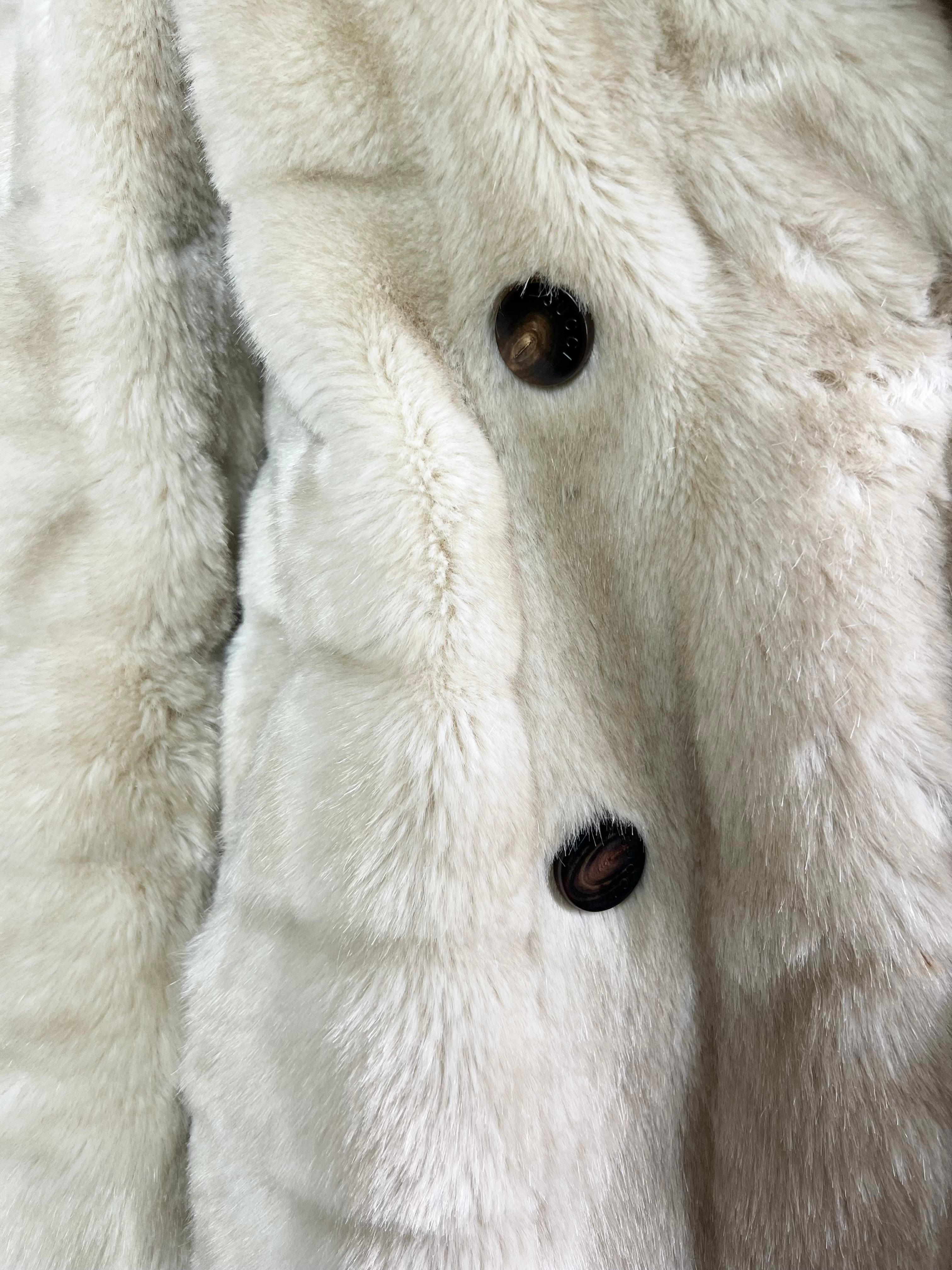 Fall 1996 Gucci by Tom Ford  Creme Faux Fur Coat For Sale 2