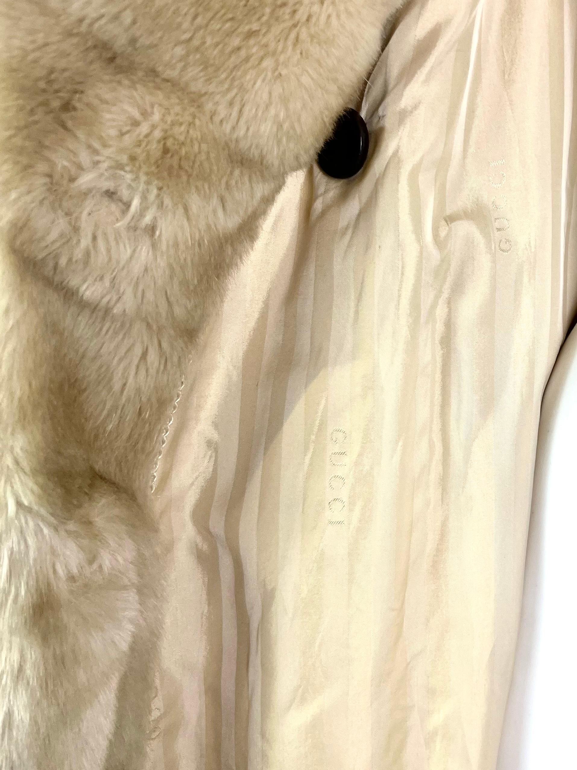 Fall 1996 Gucci by Tom Ford  Creme Faux Fur Coat For Sale 4