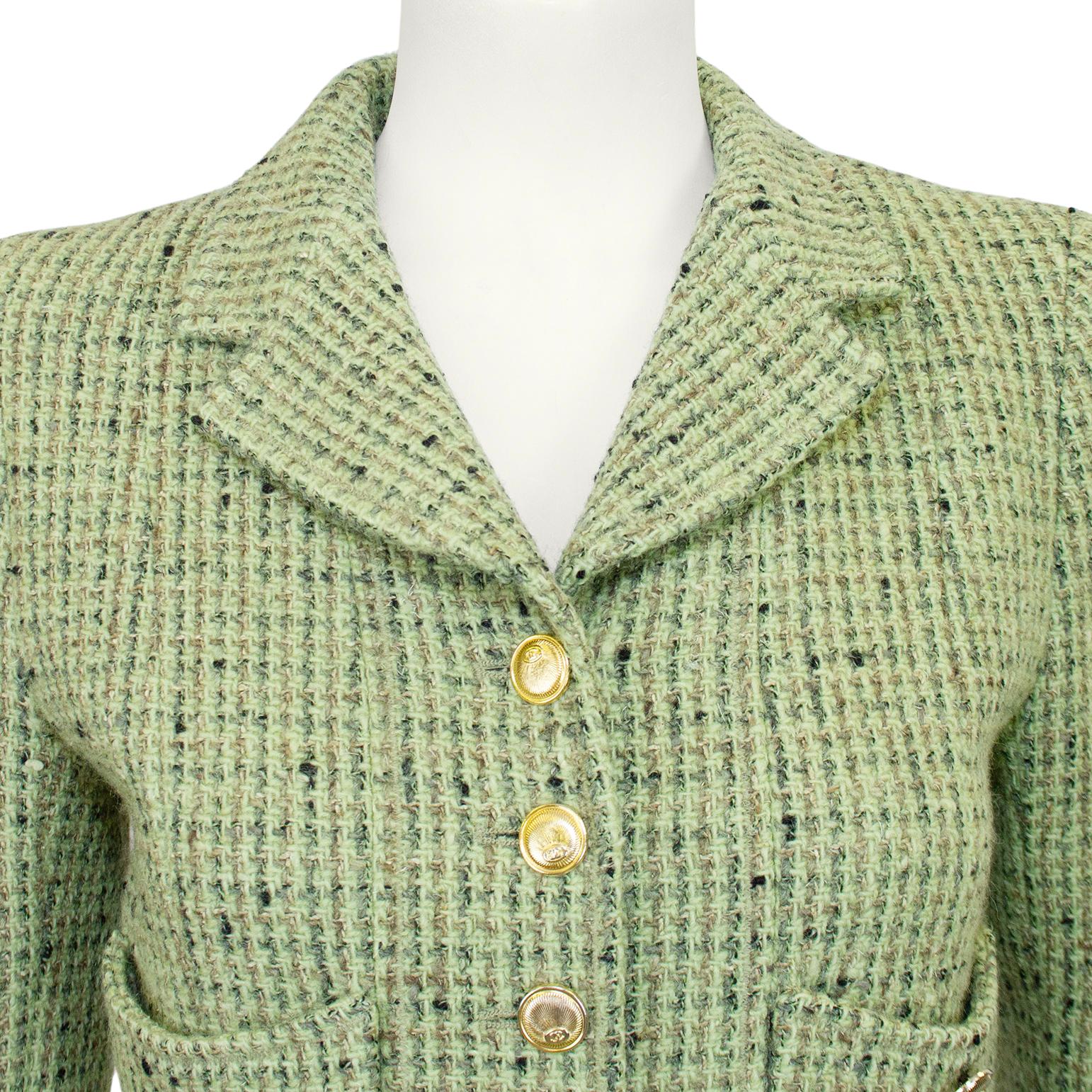 Women's Fall 1997 Chanel Mint Green Bouclé Tweed Jacket For Sale