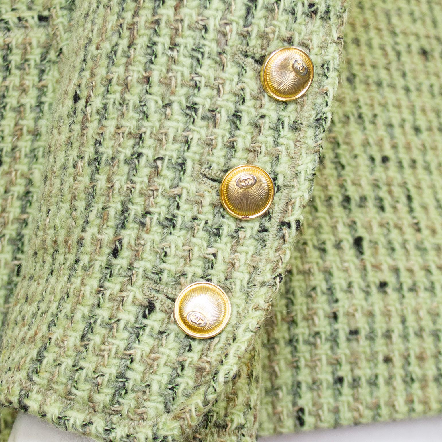 Fall 1997 Chanel Mint Green Bouclé Tweed Jacket For Sale 1