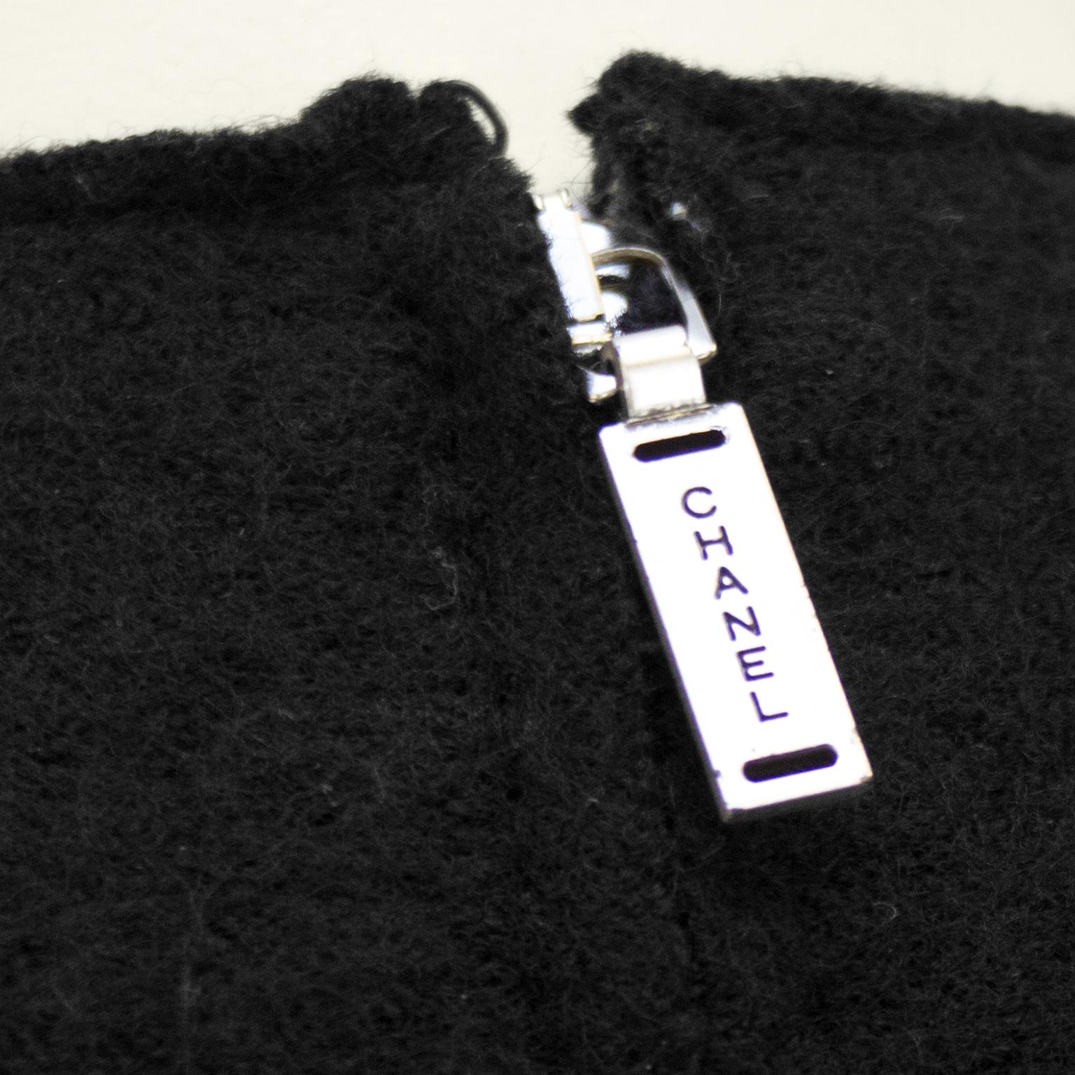 Fall 1999 Chanel Black and Cream Felted Wool Maxi Dress In Good Condition For Sale In Toronto, Ontario