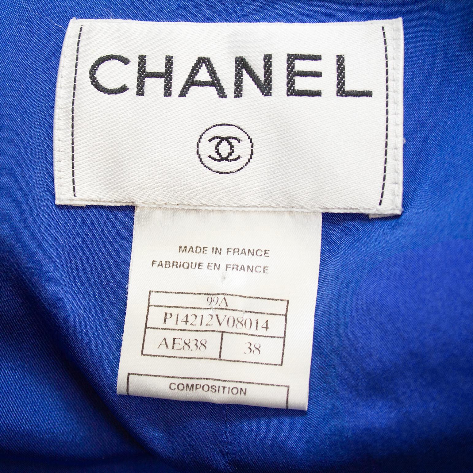 Fall 1999 Chanel Periwinkle Felted Wool Fitted Jacket For Sale 3