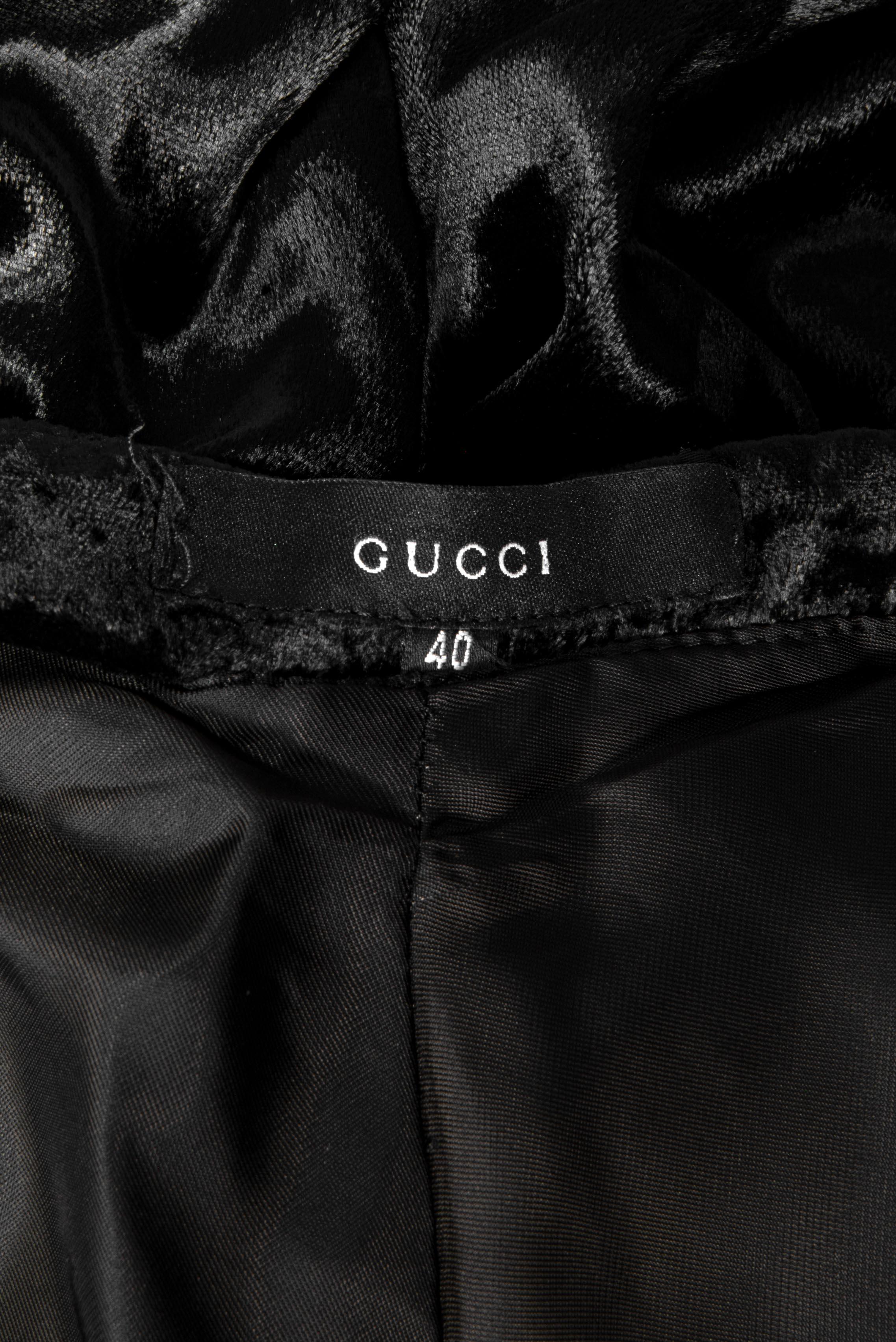 Automne 1999 Gucci Tom Ford Documented Pantalon drapé en velours noir à bandes de cuir en vente 7