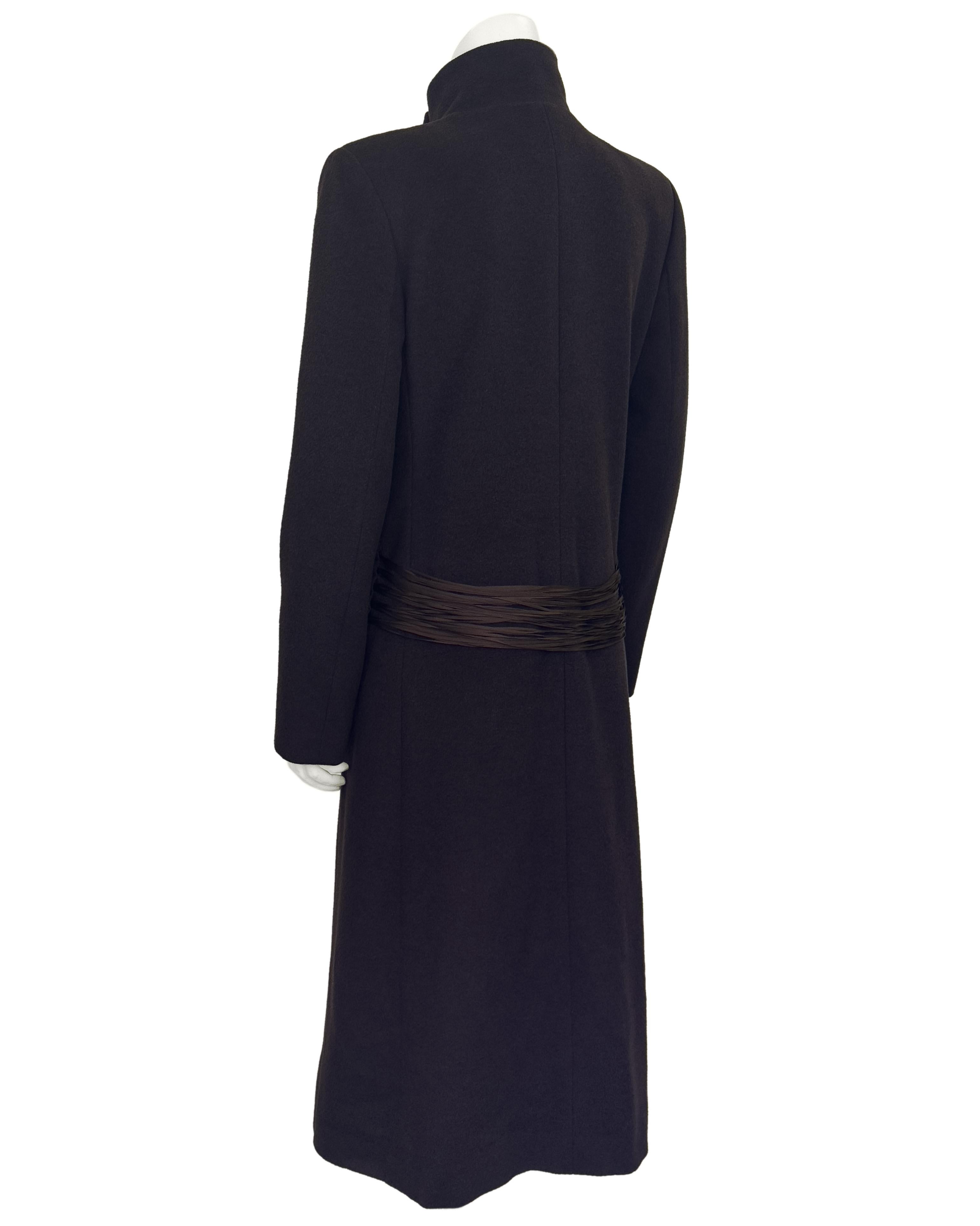 Herbst 2000 Chloe by Stella McCartney Laufsteg Brauner Wollmantel mit Schleifengürtel (Schwarz) im Angebot