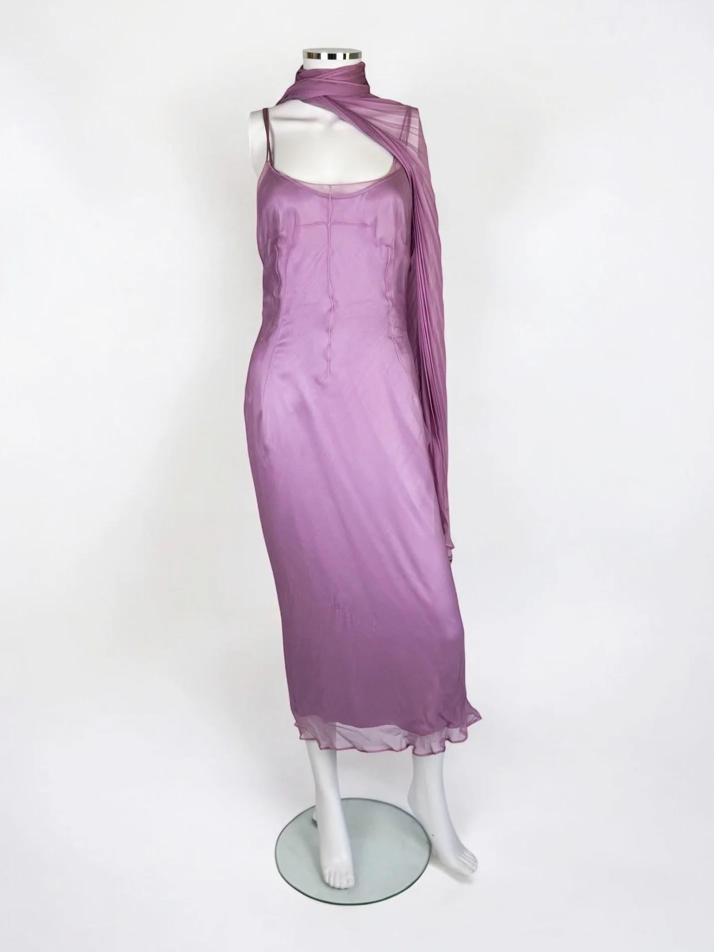 Otoño 2000 Dolce & Gabbana Vestido de seda lila con pañuelo en Bueno estado para la venta en Marlborough, GB