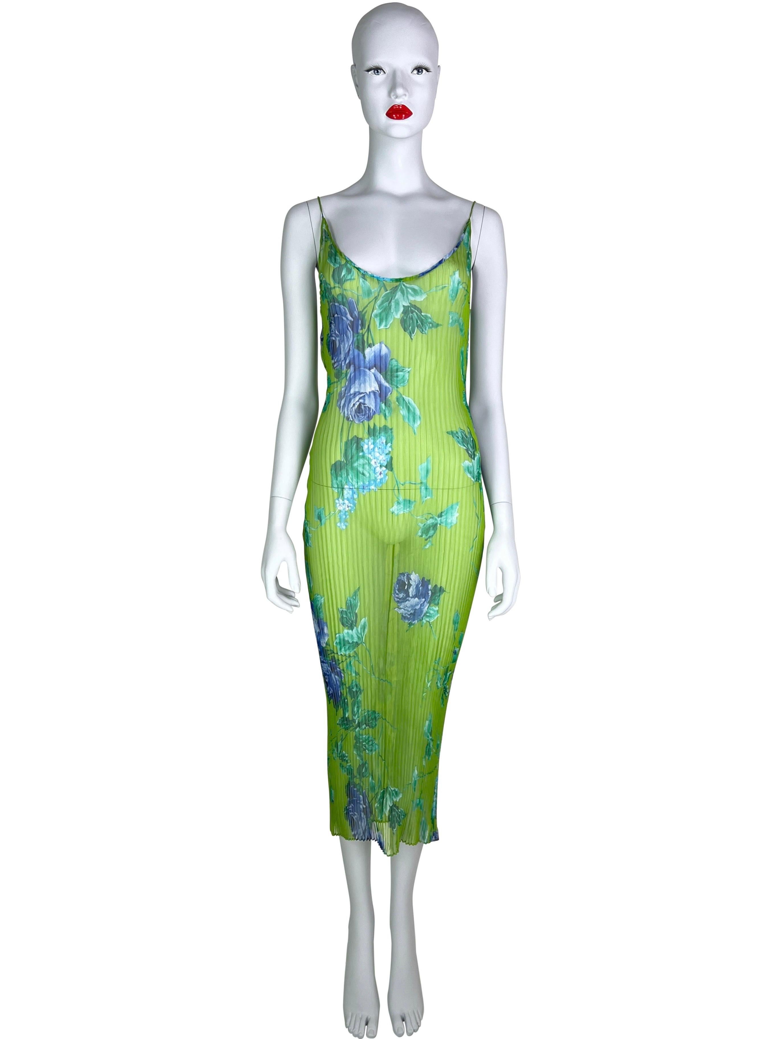Fall 2000 Dolce & Gabbana Pleated Silk Dress In Excellent Condition For Sale In Prague, CZ