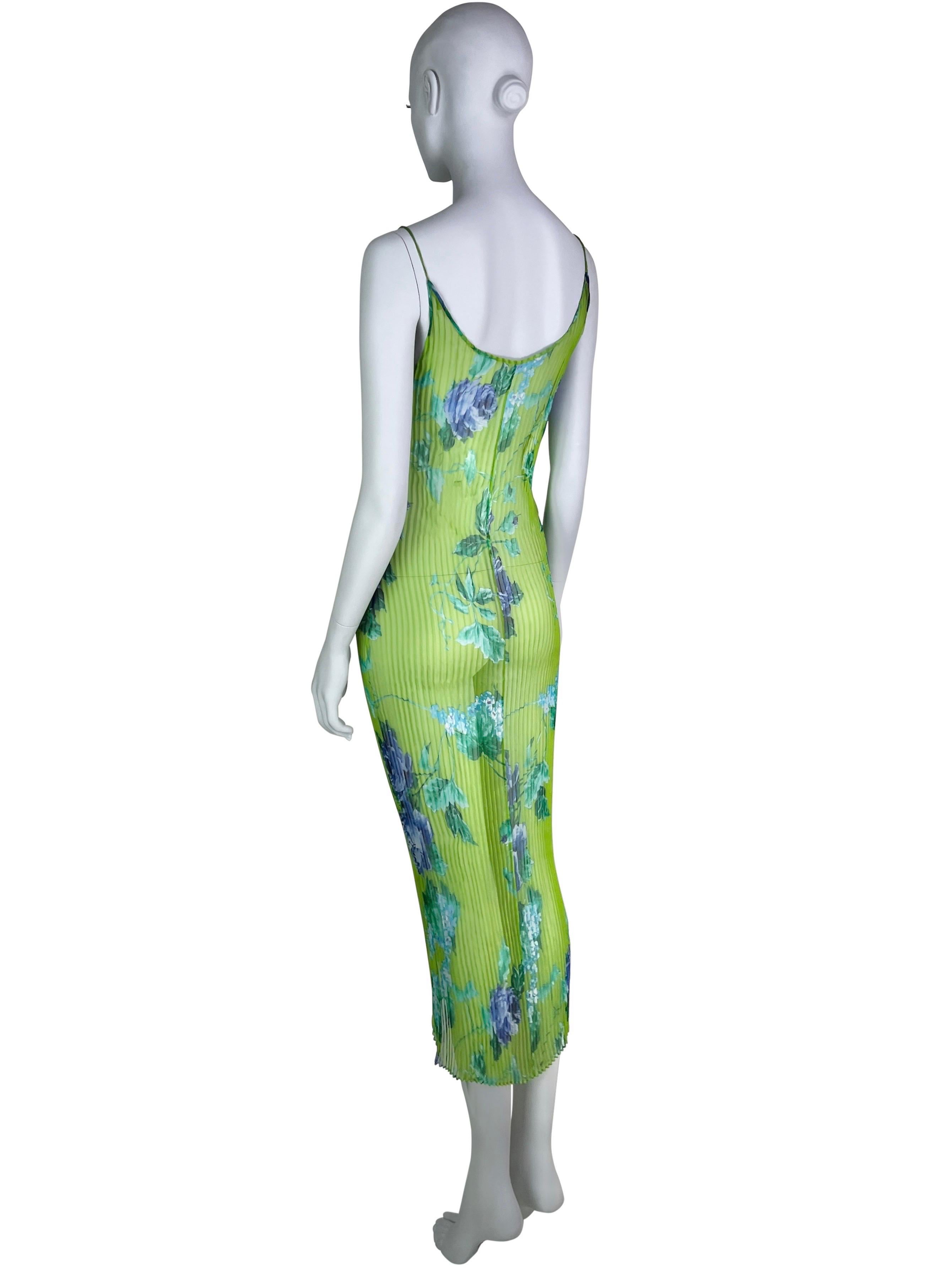 Fall 2000 Dolce & Gabbana Pleated Silk Dress For Sale 1