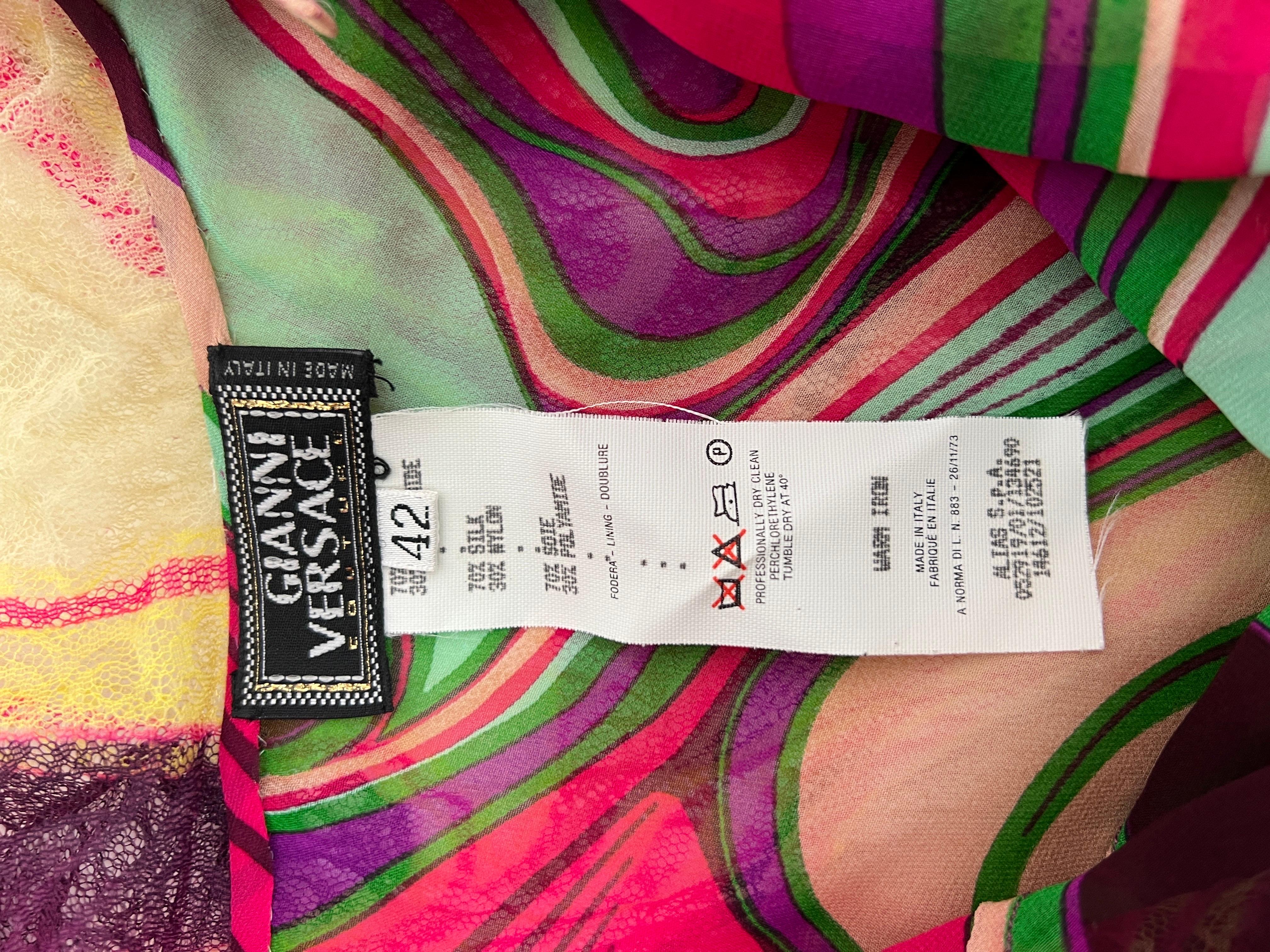 Automne 2000 Versace - Robe imprimée en dentelle en vente 7