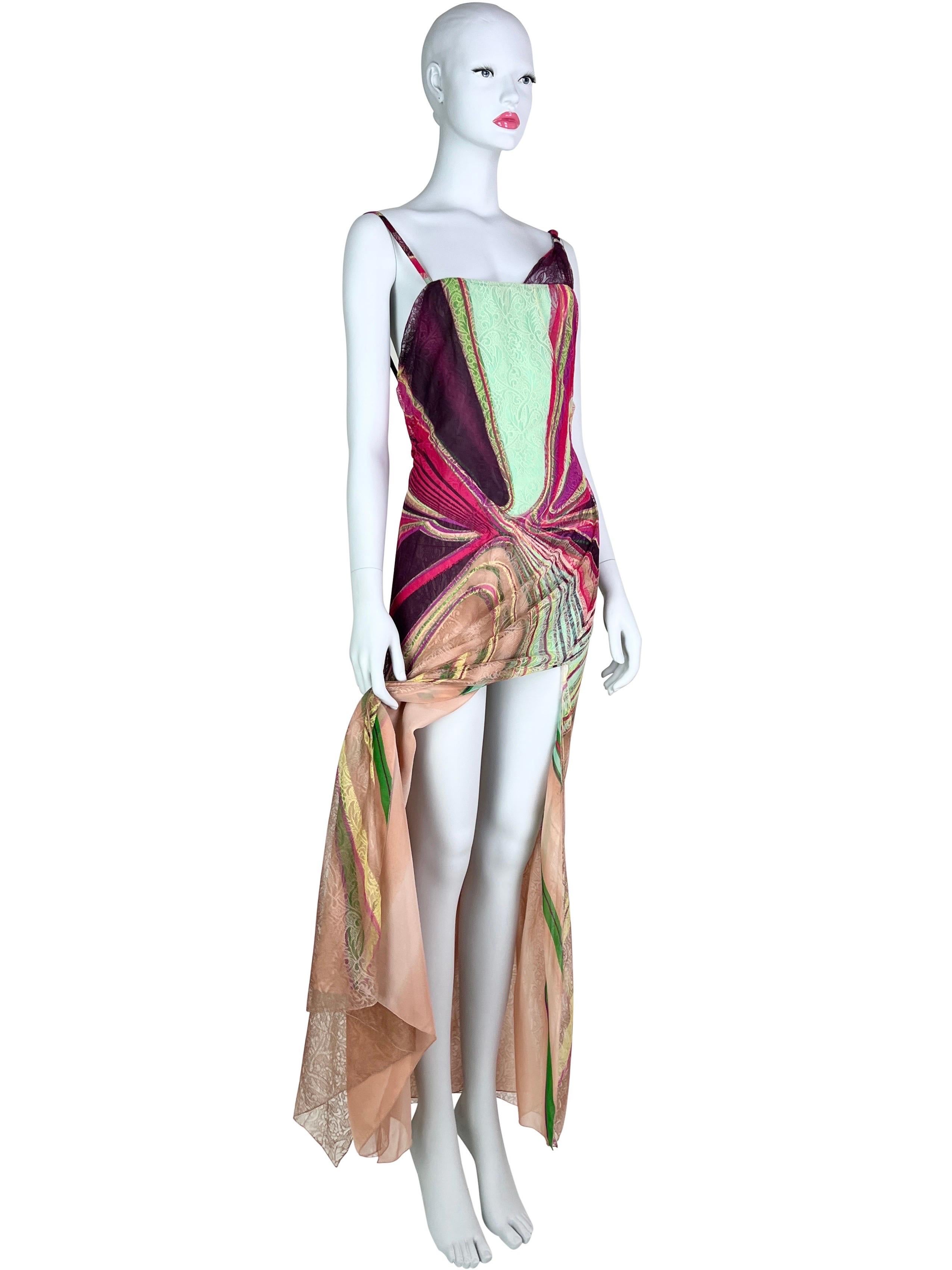 Marron Automne 2000 Versace - Robe imprimée en dentelle en vente