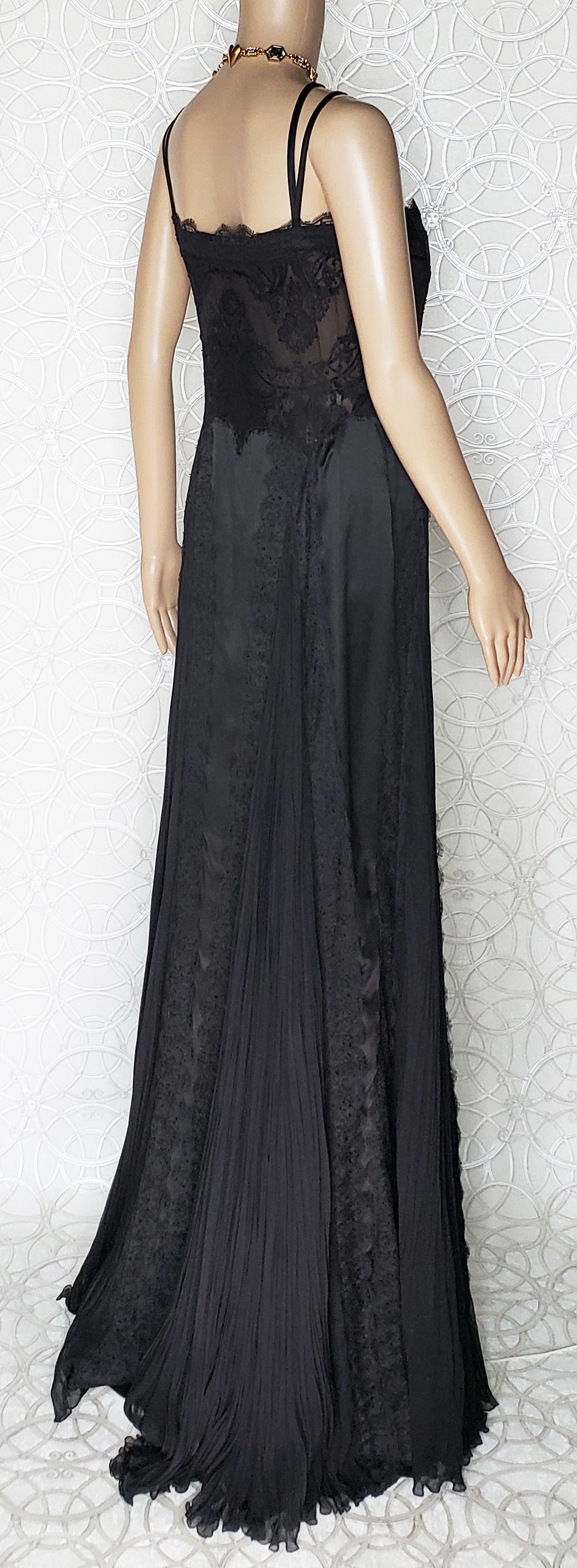 Fall 2003/2004 VINTAGE VERSACE BLACK SILK DRESS GOWN W/SHEER LACE Bodice  For Sale 3