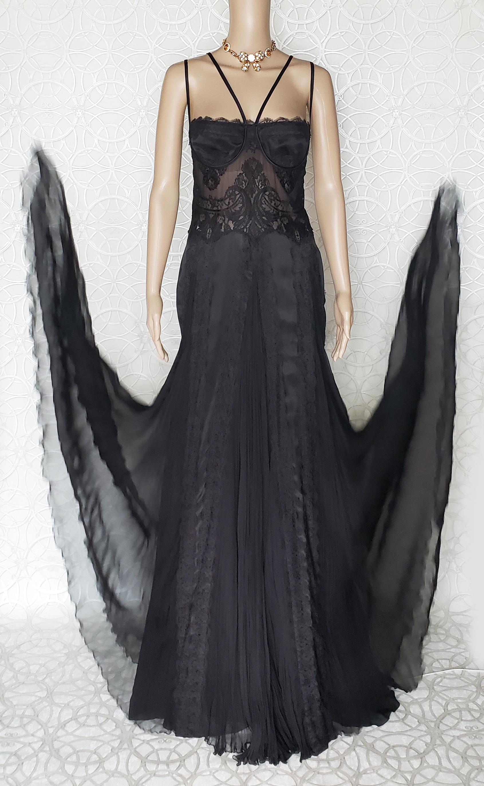 Fall 2003/2004 VINTAGE VERSACE BLACK SILK DRESS GOWN W/SHEER LACE Bodice  For Sale 4