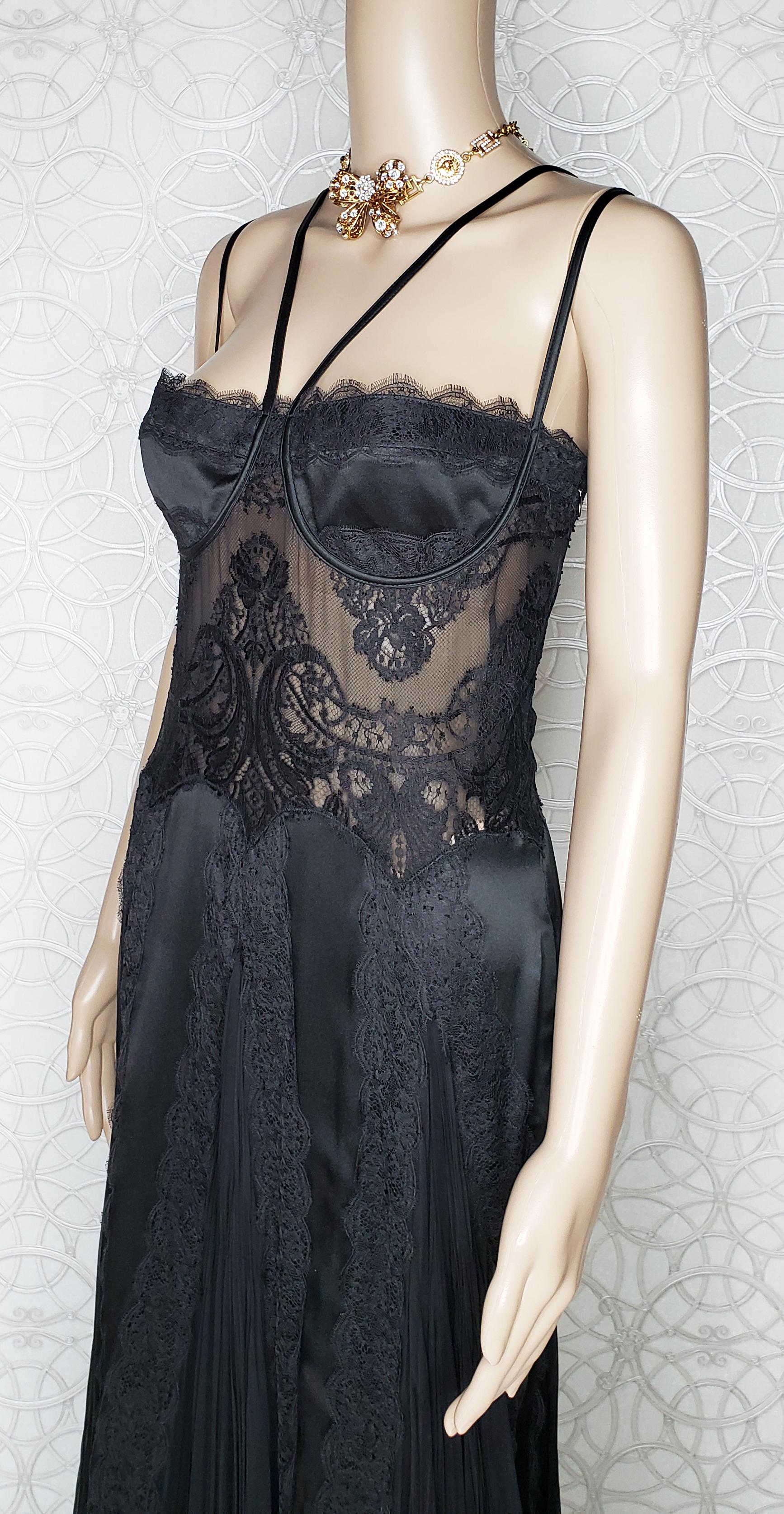 Fall 2003/2004 VINTAGE VERSACE BLACK SILK DRESS GOWN W/SHEER LACE Bodice  For Sale 5