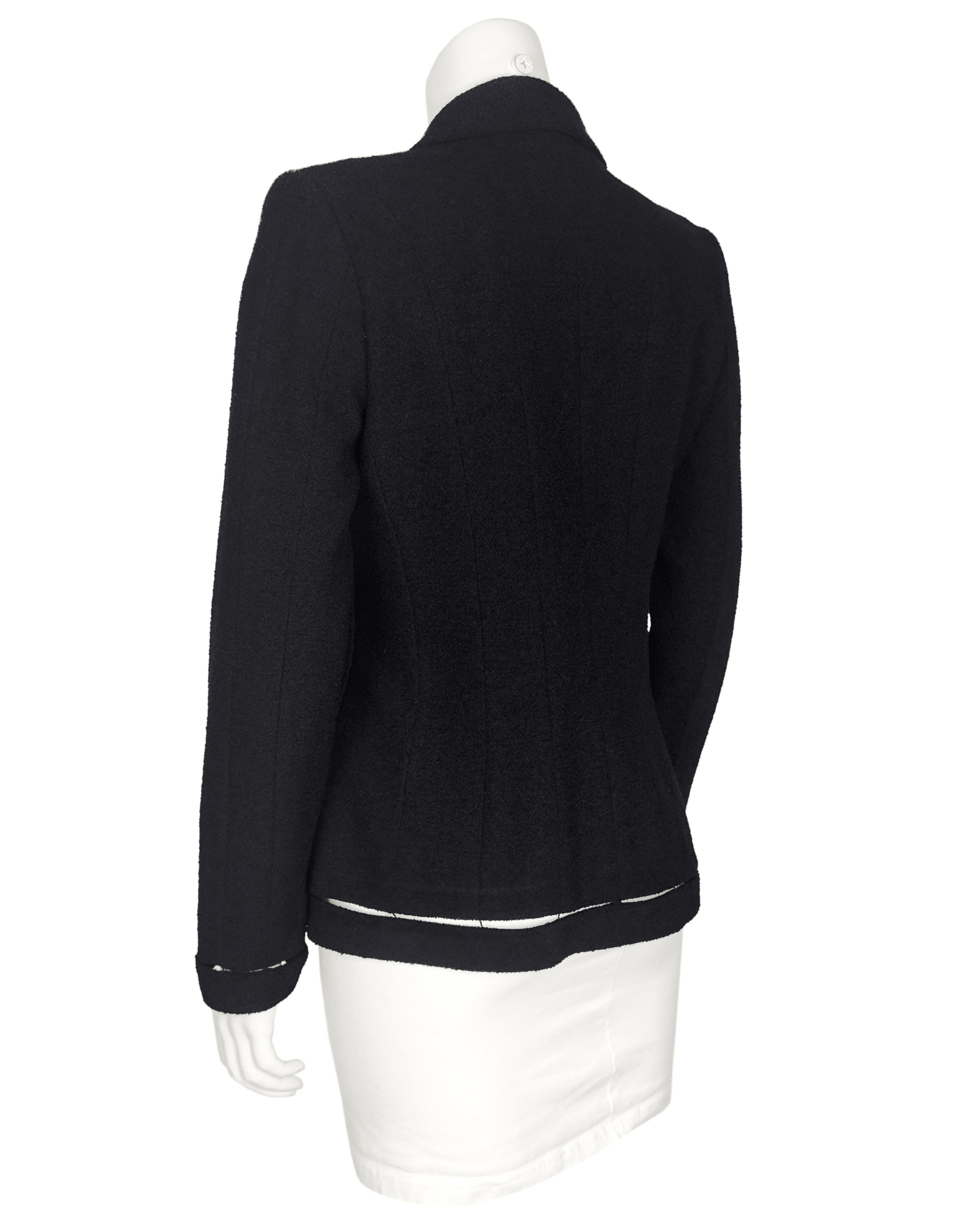 Nero Giacca Chanel autunno 2003 in lana nera con orlo staccato in vendita