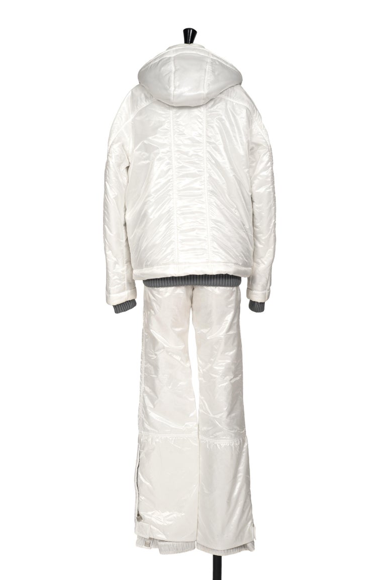 Fall 2003 CHANEL Runway 'White Light' Collection White Ski Jacket