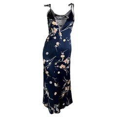 Otoño 2004 Giorgio Armani Vestido de seda con estampado de cerezos en flor