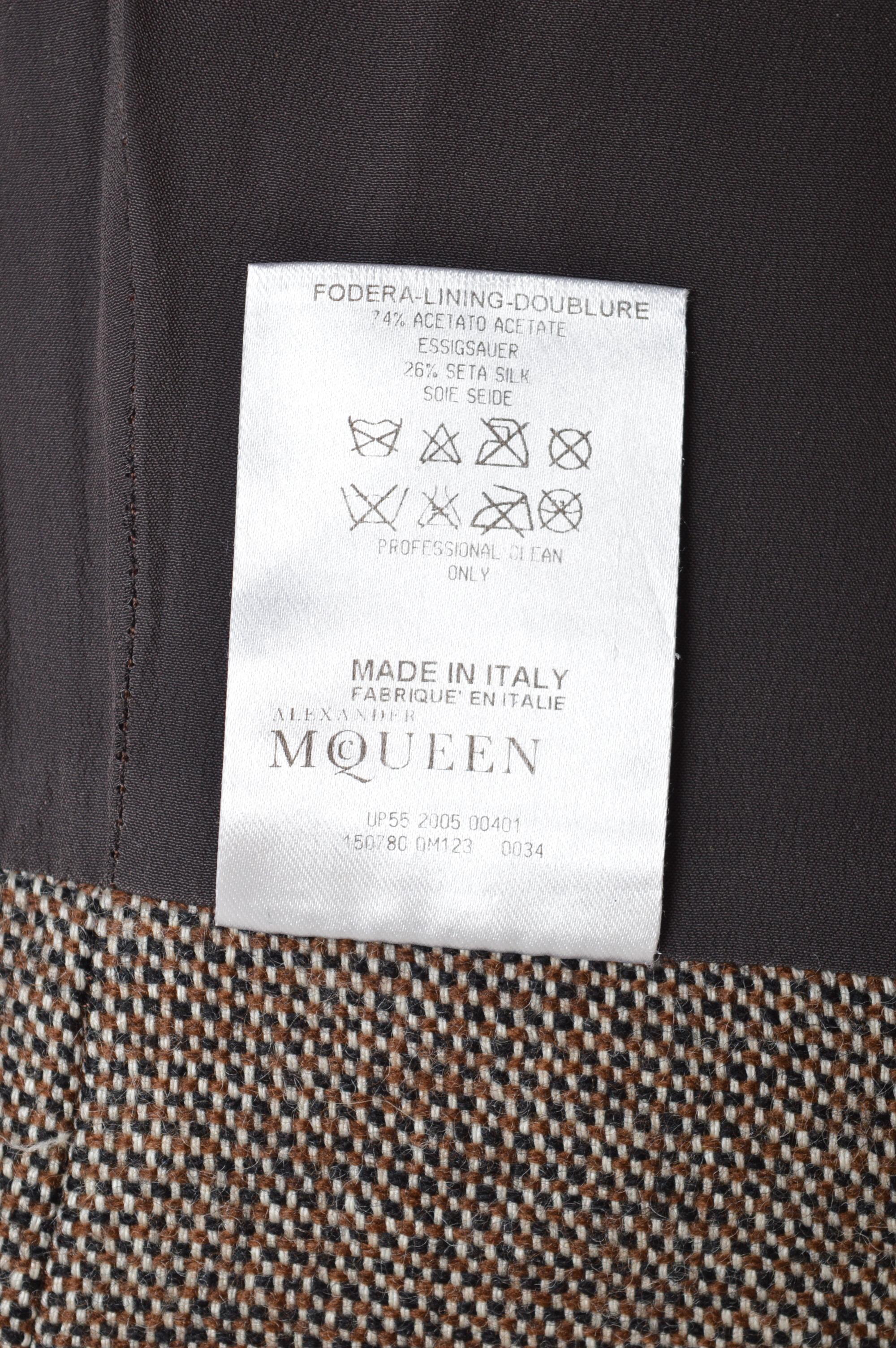 Herbst 2005 Alexander McQueen Braunes Tweedkleid aus Wolle im Stil der 1950er Jahre Wiggle Dress im Angebot 9