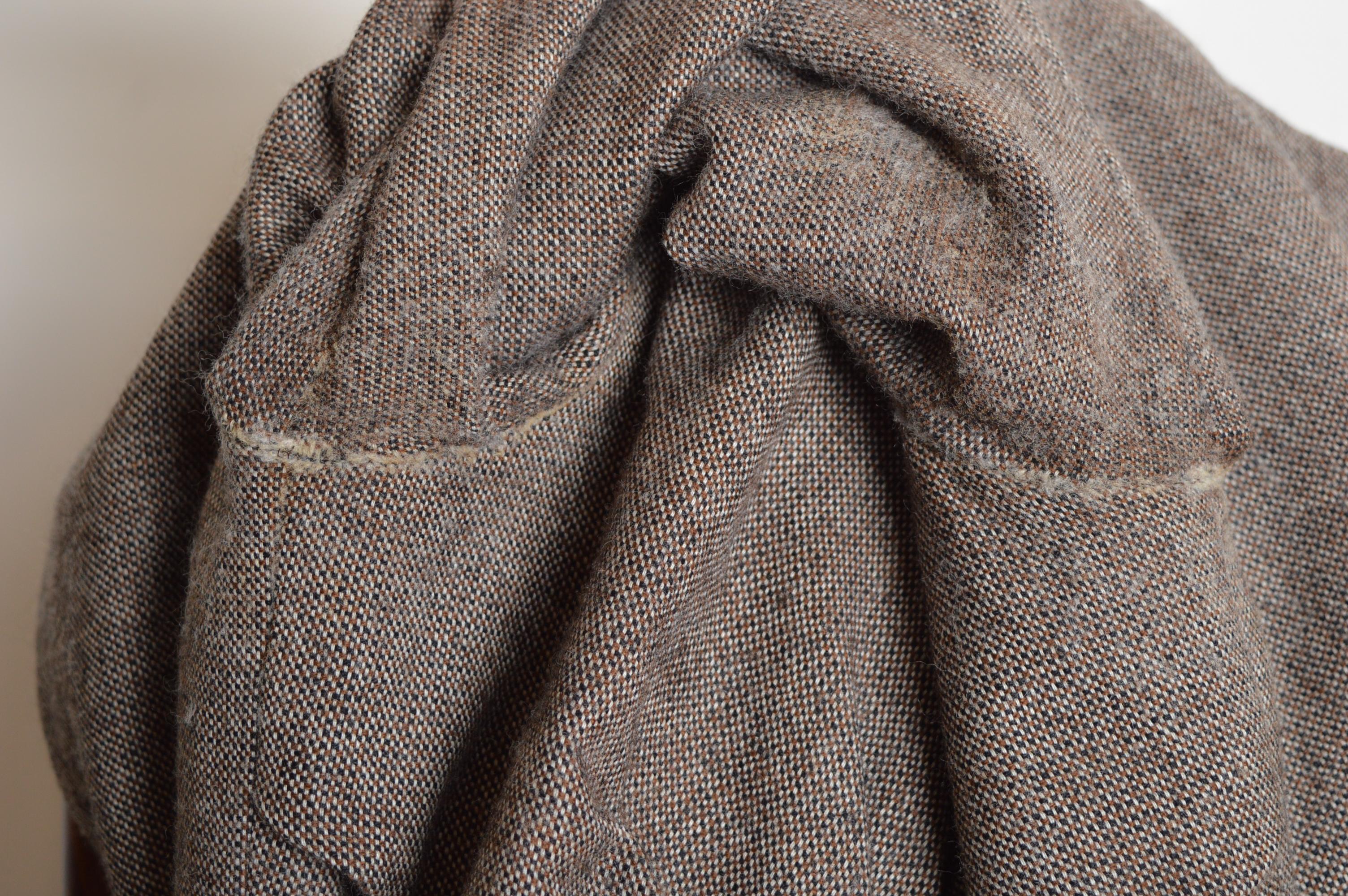 Herbst 2005 Alexander McQueen Braunes Tweedkleid aus Wolle im Stil der 1950er Jahre Wiggle Dress im Angebot 10