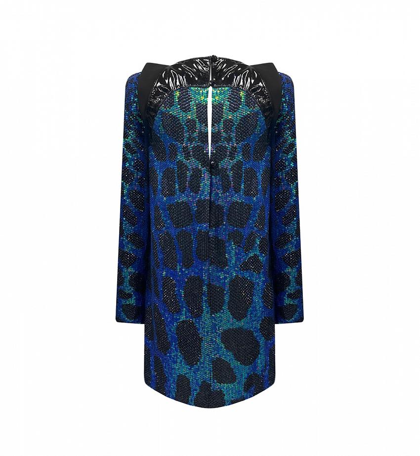GUCCI 

2009 Fall/Winter collection Look # 38


Gucci dress is made of silk and embellished with sequins. 
Black patent detail at the neckline.
 The dress features shoulder pads. Straight silhouette. 
Button closure on the back.


Content: silk,