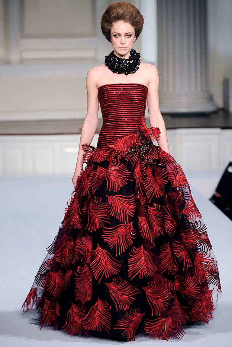 Fall 2009 Oscar de la Renta Red and Black Strapless Cocktail Dress  1