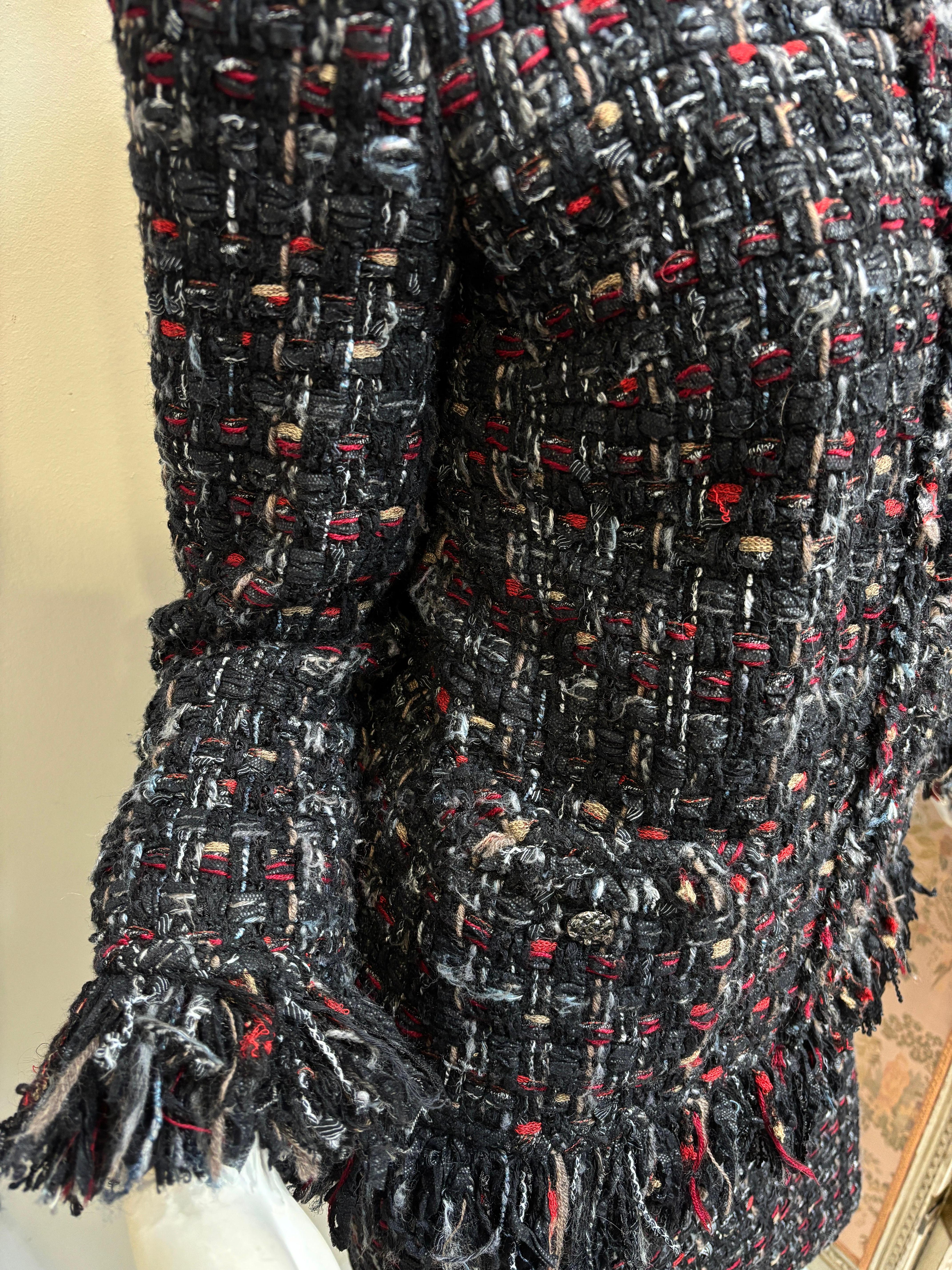 Fall 2010 Chanel Tweed Black and Red Suit/Size 40/42 For Sale 4