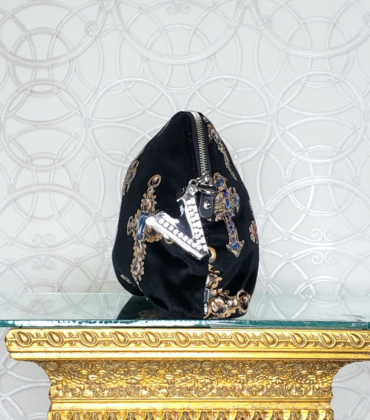Fall/2012 Look #15 VERSACE BLACK CROSS PRINTED VELVET Bag w/ BOTTOM HANDLE In New Condition For Sale In Montgomery, TX