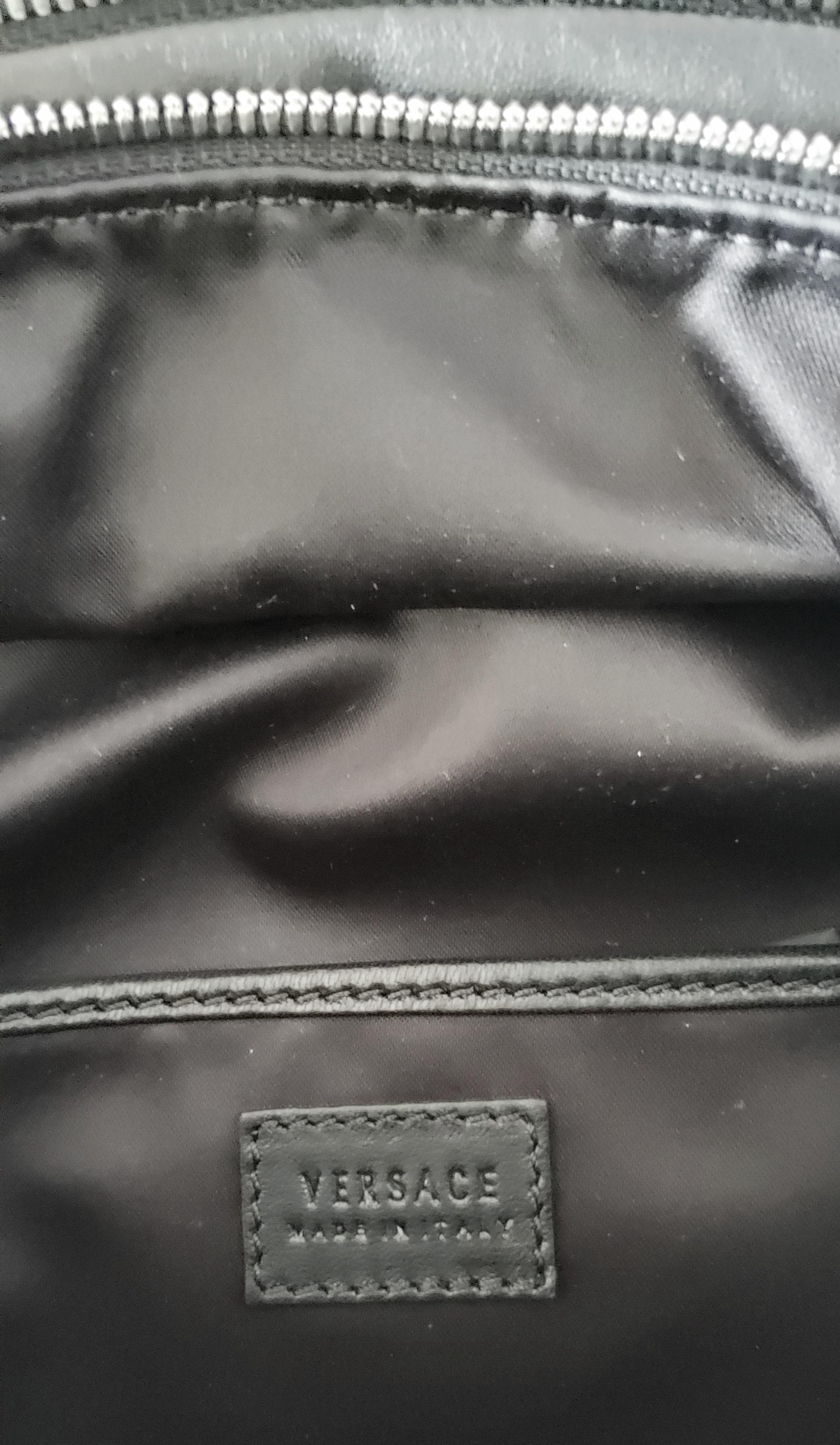 Fall/2012 Look #15 VERSACE BLACK CROSS PRINTED VELVET Bag w/ BOTTOM HANDLE For Sale 4