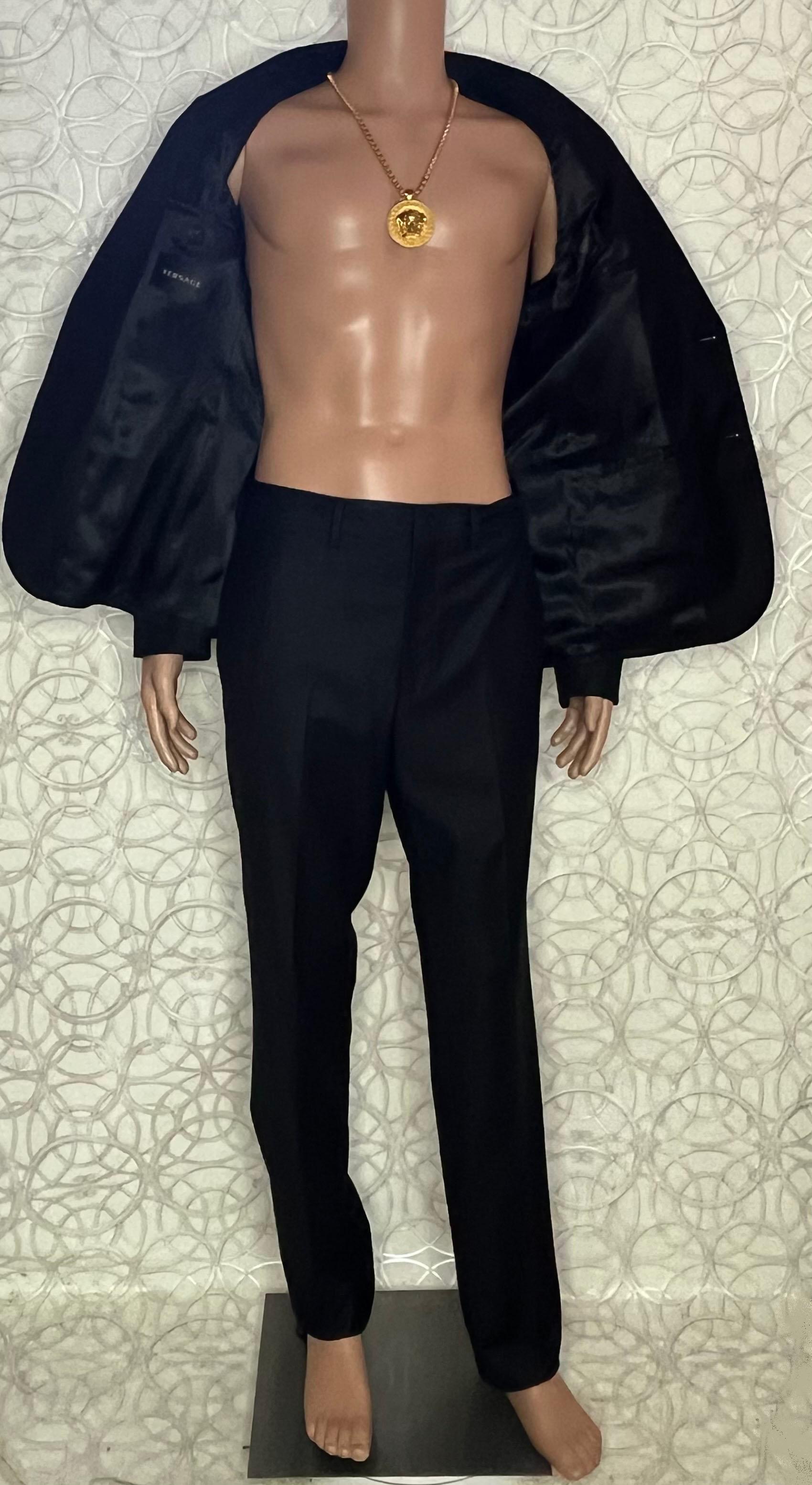 Fall 2015 look #14 NEW VERSACE BLACK WOOL and CASHMERE SUIT 50 - 40 (L) For Sale 1