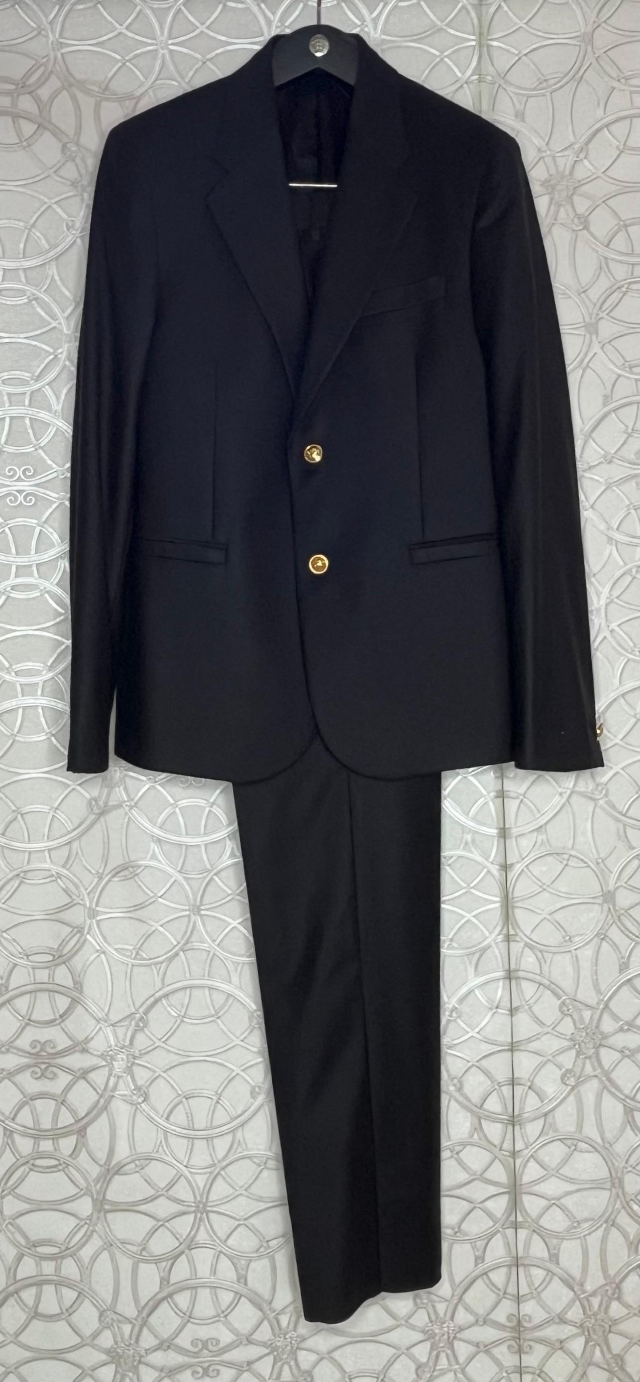 Fall 2015 look #14 NEW VERSACE BLACK WOOL and CASHMERE SUIT 50 - 40 (L) For Sale 3