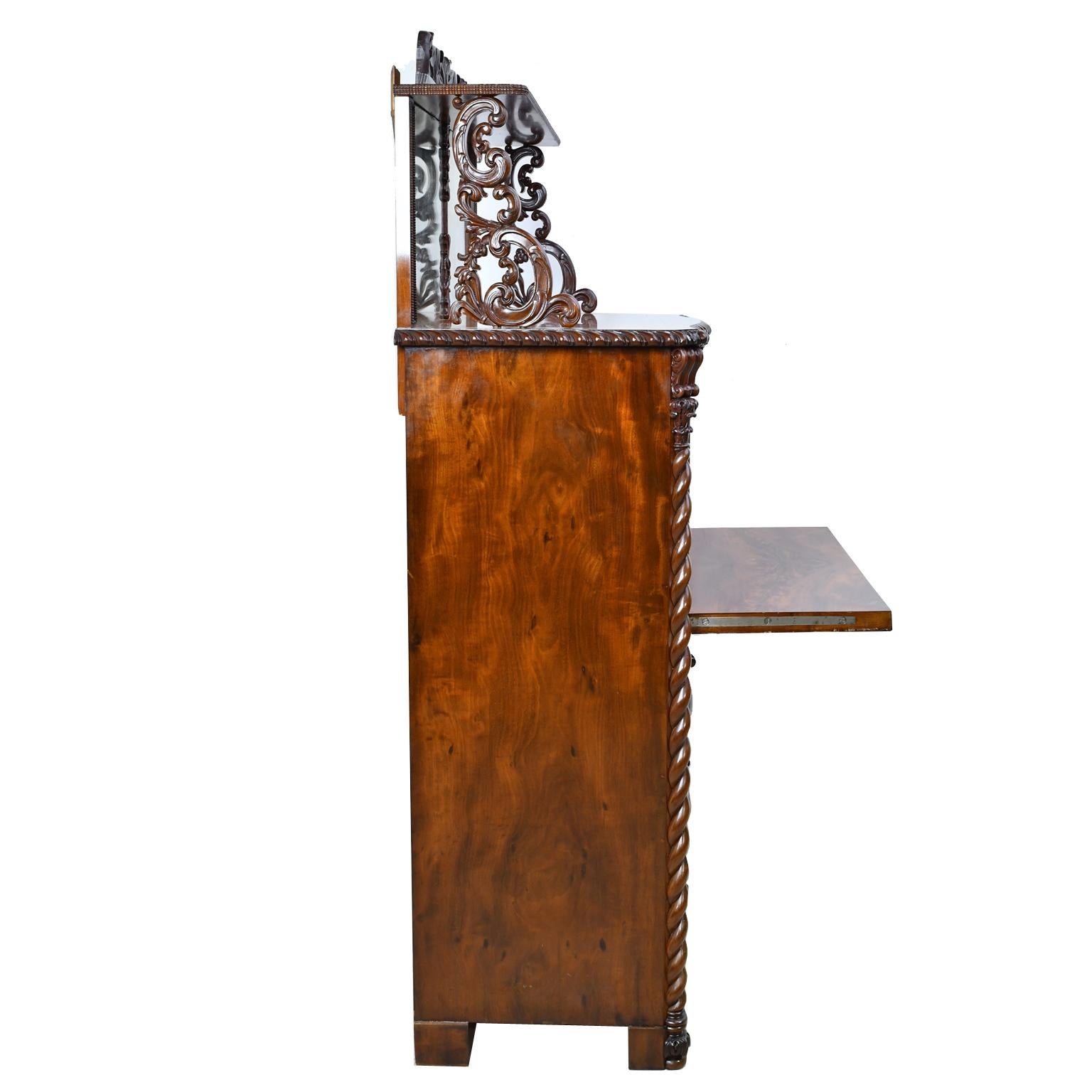 Fall-Front Desk in West Indies Mahogany, Attrib to Gustav Friederich von Hetsch In Good Condition For Sale In Miami, FL