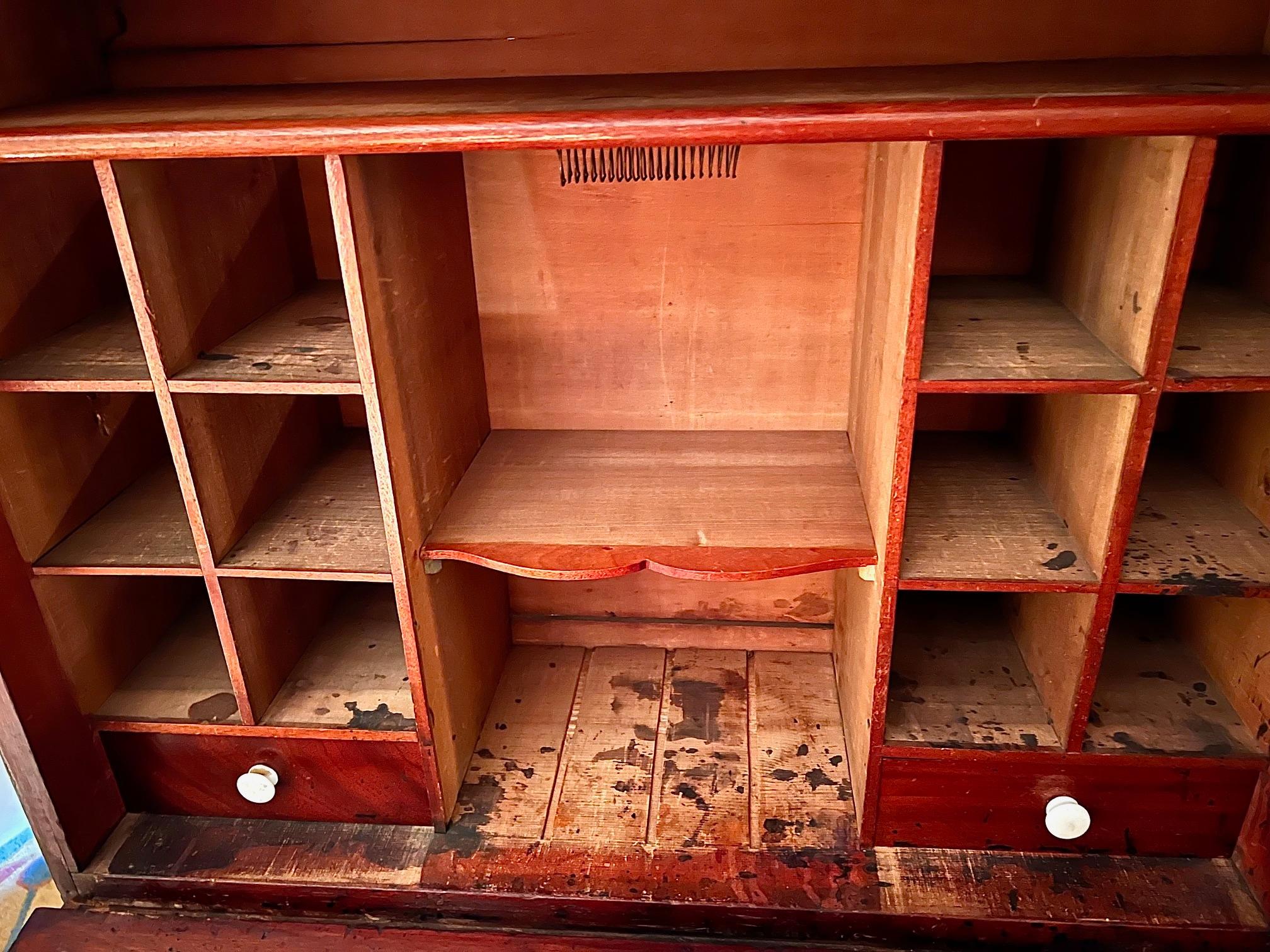 Fall Front Mahogany Clerk's Desk, America, Circa: 1850 In Good Condition In Alexandria, VA