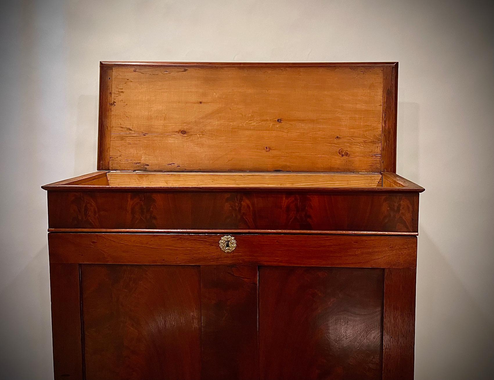 Fall Front Mahogany Clerk's Desk, America, Circa: 1850 2