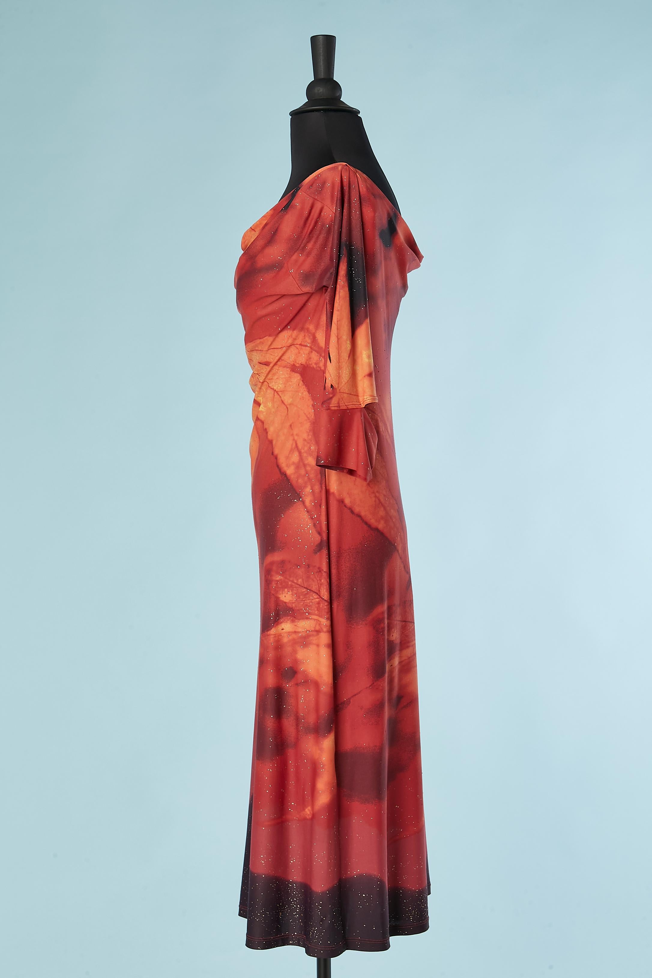 Donna Abito in jersey stampato con foglie d'autunno e piccole macchie d'oro Roberto Cavalli in vendita
