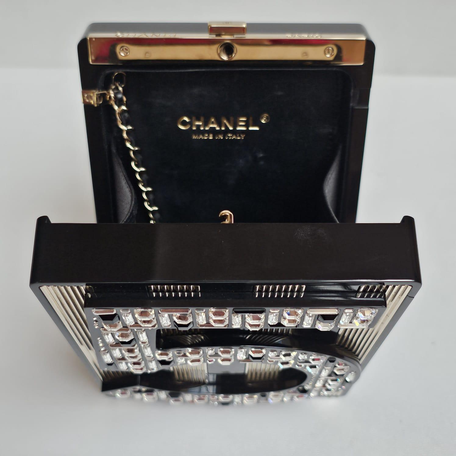 Fall/Winter 15 Chanel No 5 Gold Plexiglass Minaudiere Clutch For Sale 11