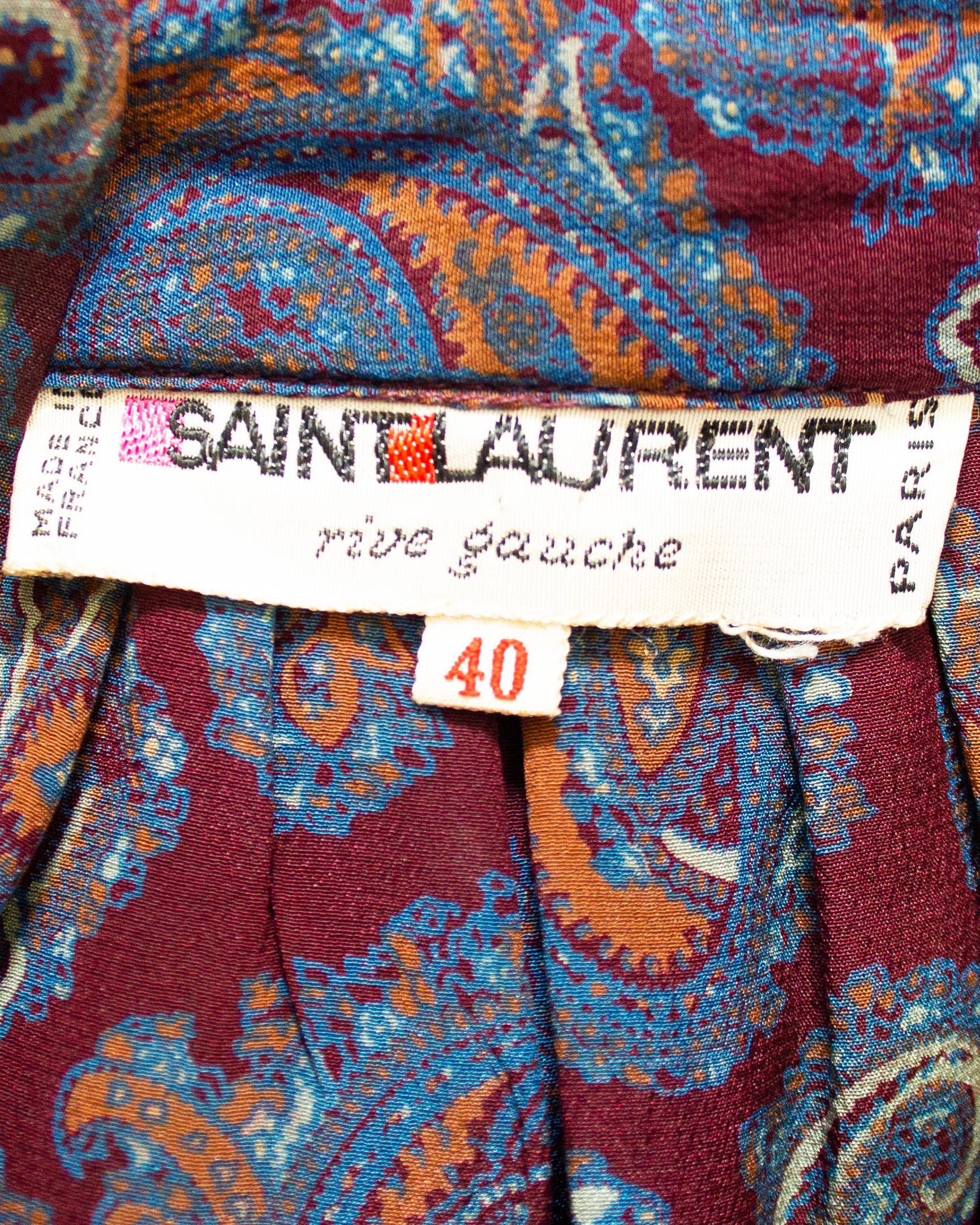 Otoño/Invierno 1976 Yves Saint Laurent Colección Rusa Vestido Paisley de Seda 1